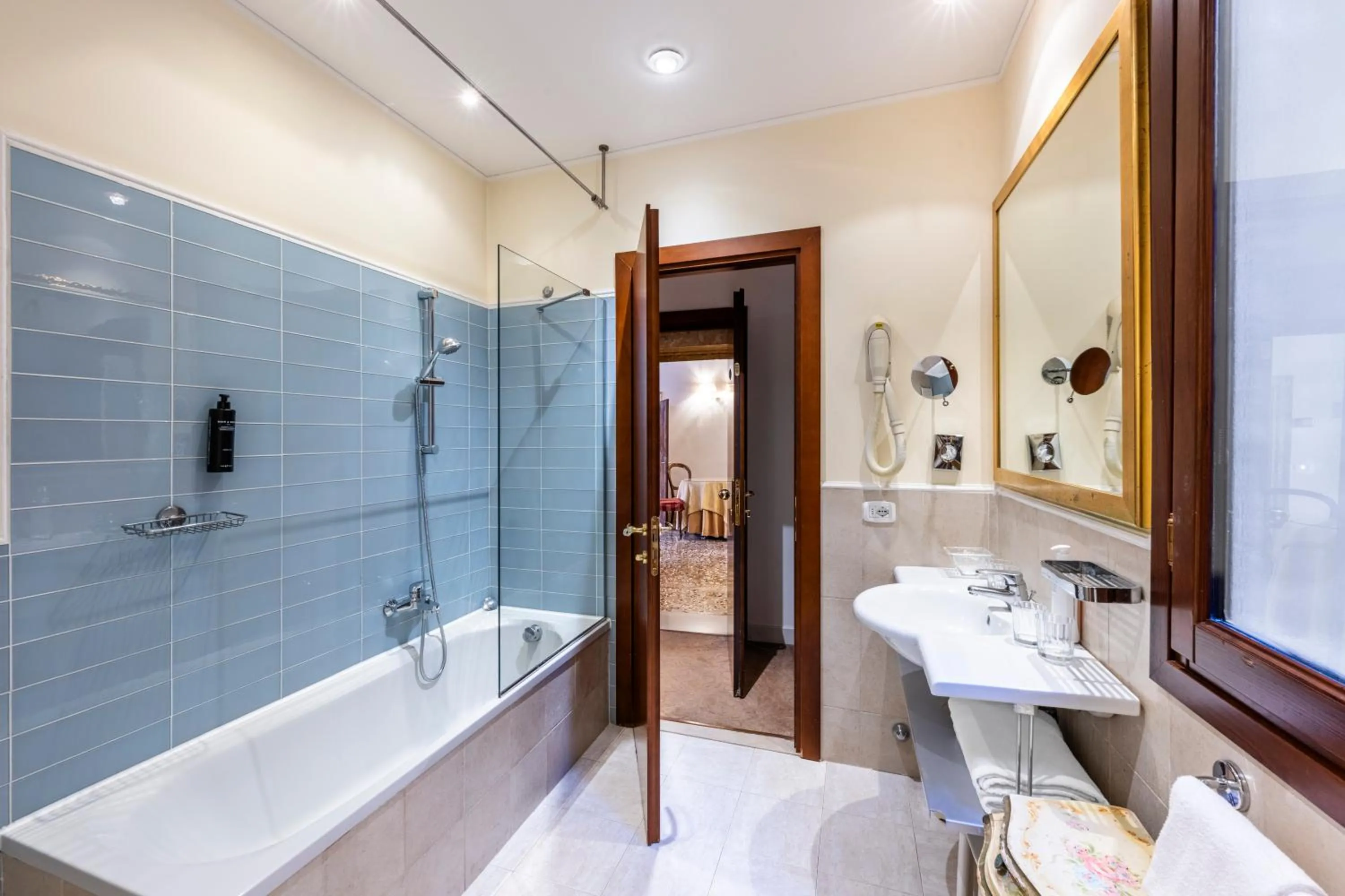 Bathroom in Hotel Casa Verardo Residenza d'Epoca