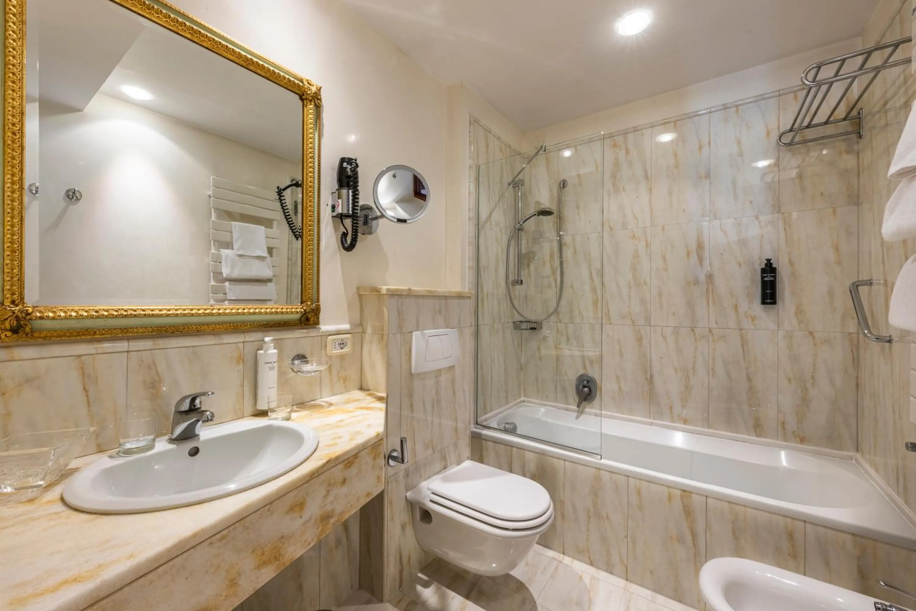 Toilet in Hotel Casa Verardo Residenza d'Epoca