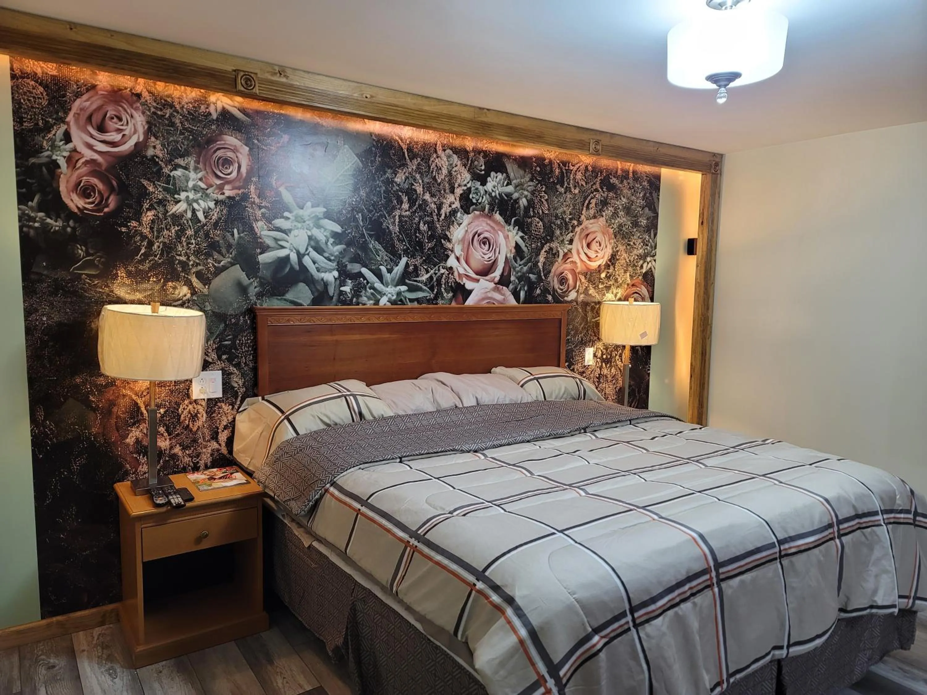 Bed in Stardust Motel