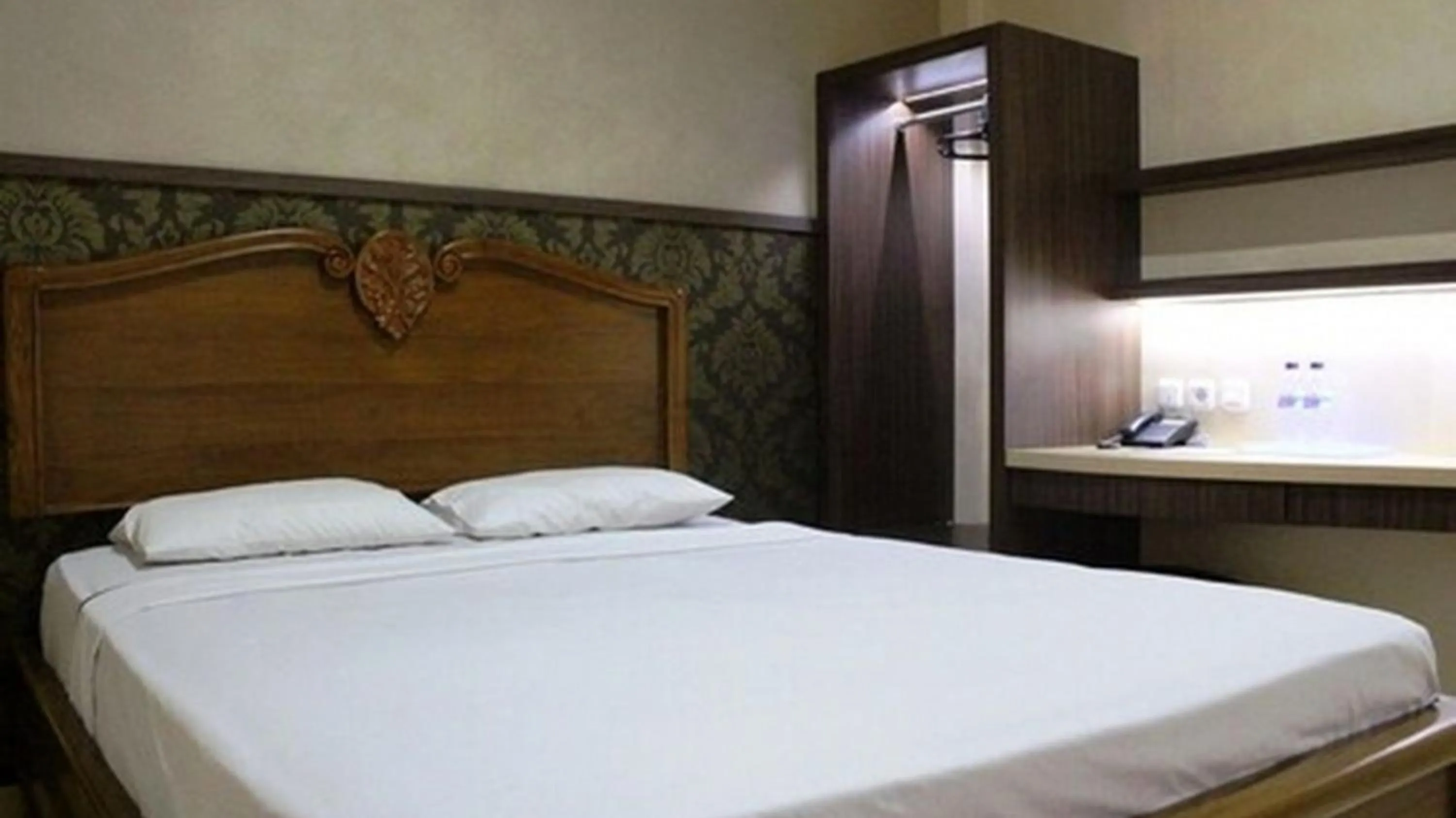 Bedroom, Bed in Hotel Besar Purwokerto