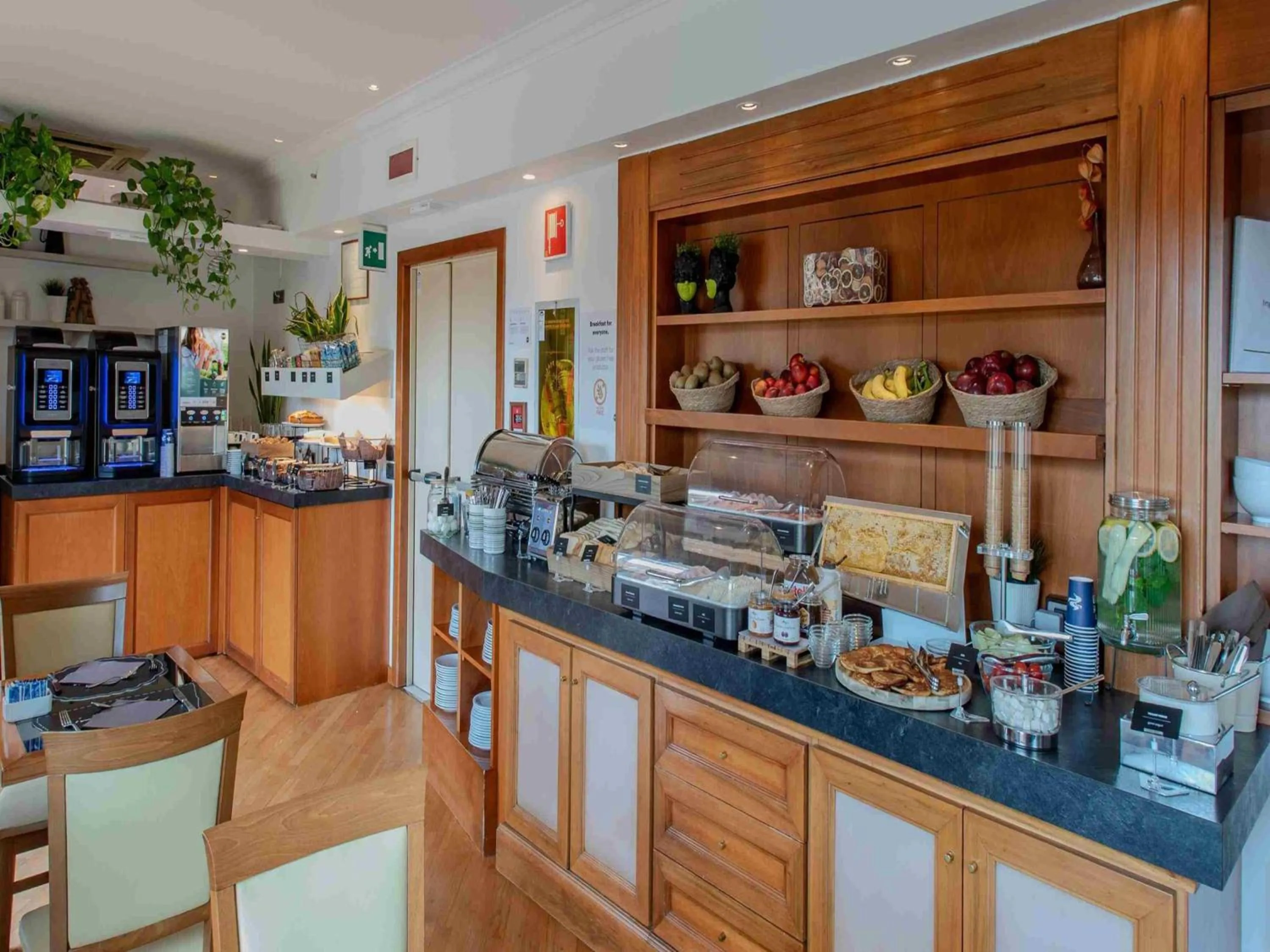 Restaurant/places to eat in B&B Hotel Firenze Laurus Al Duomo