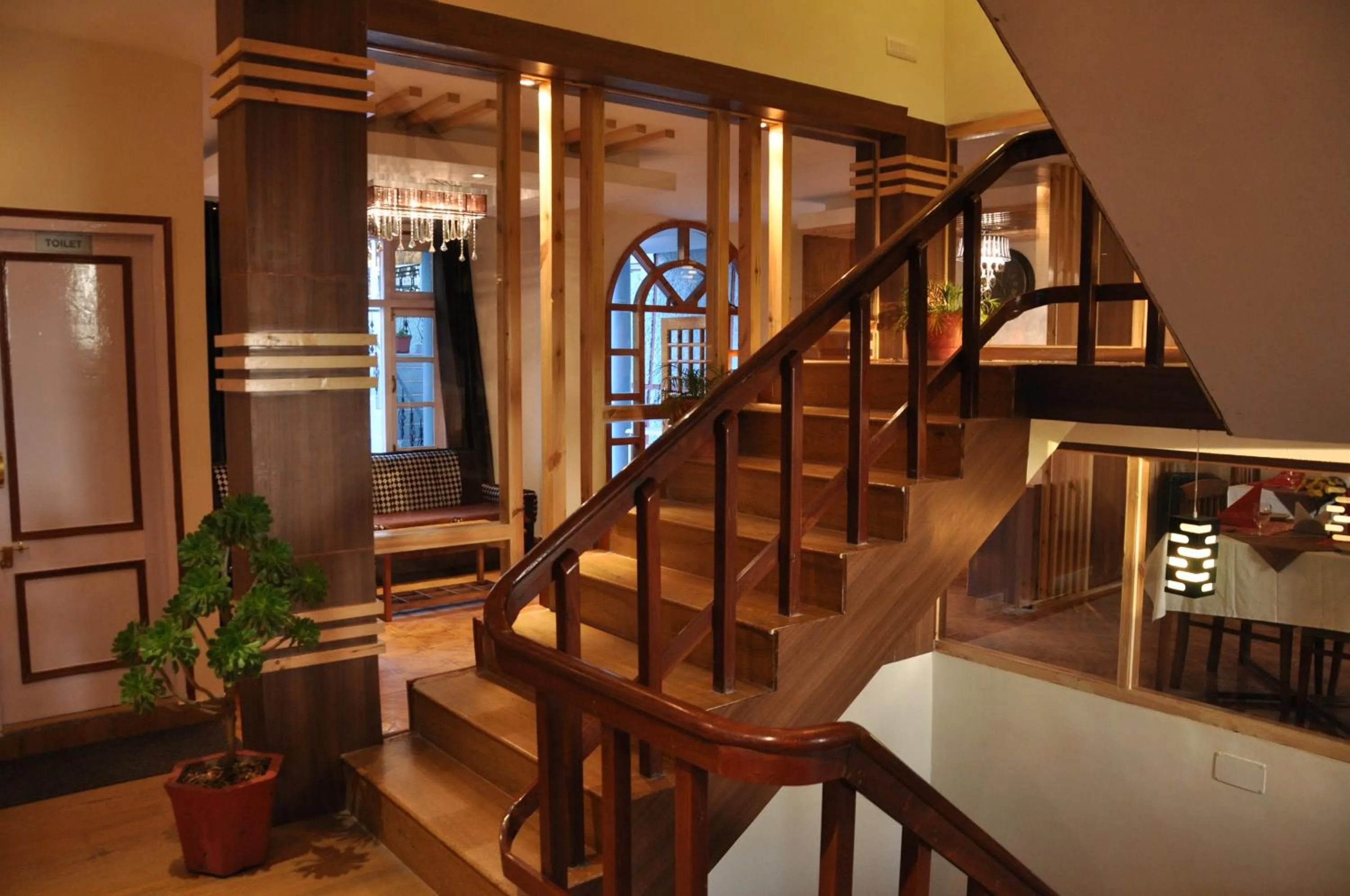 Night in Hotel Ekant