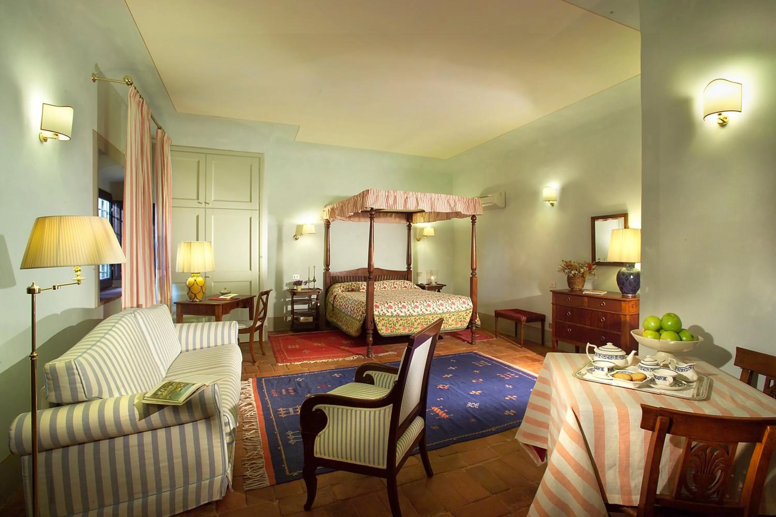 Photo of the whole room, Bed in Villa Il Poggiale Dimora Storica