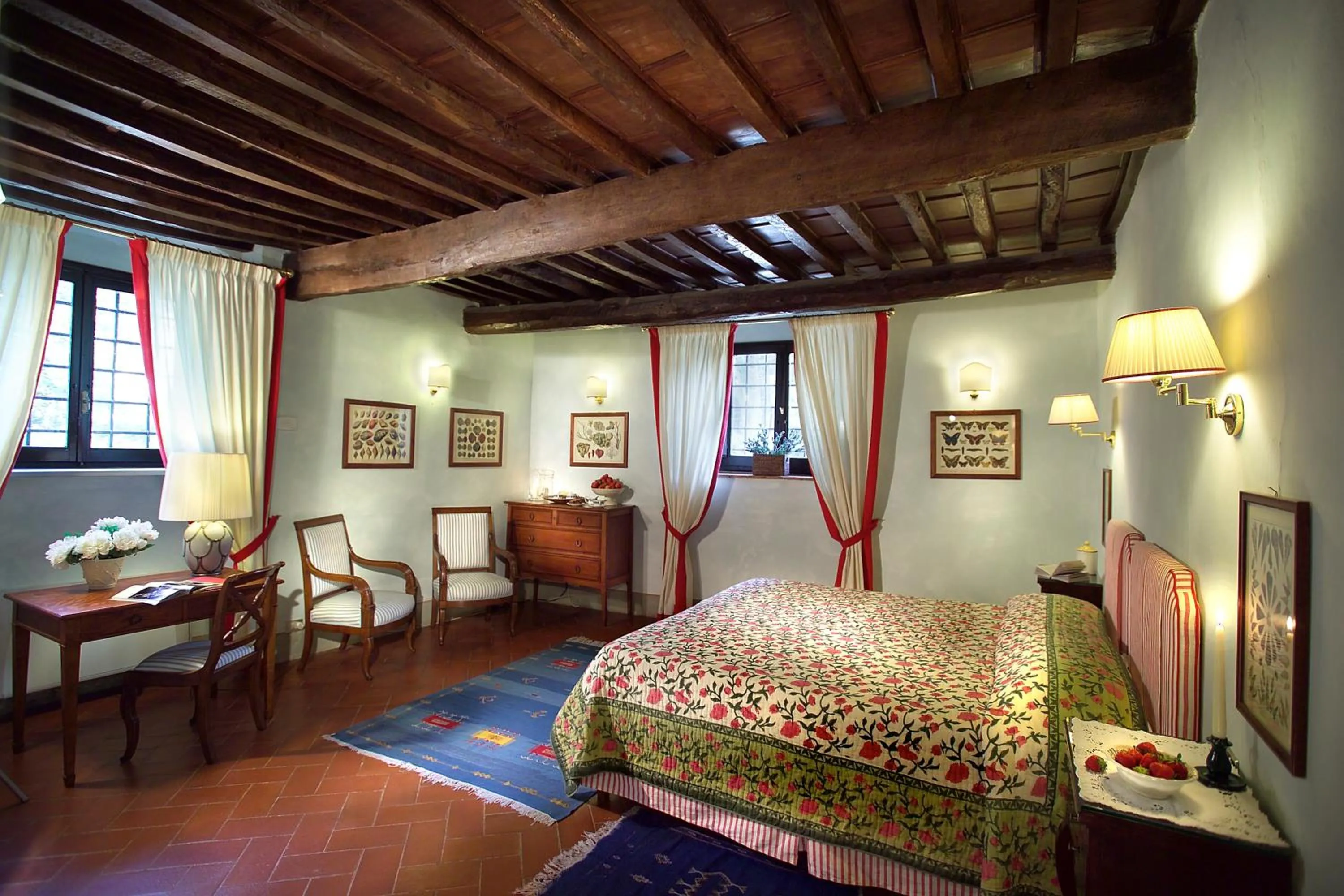 Photo of the whole room, Bed in Villa Il Poggiale Dimora Storica