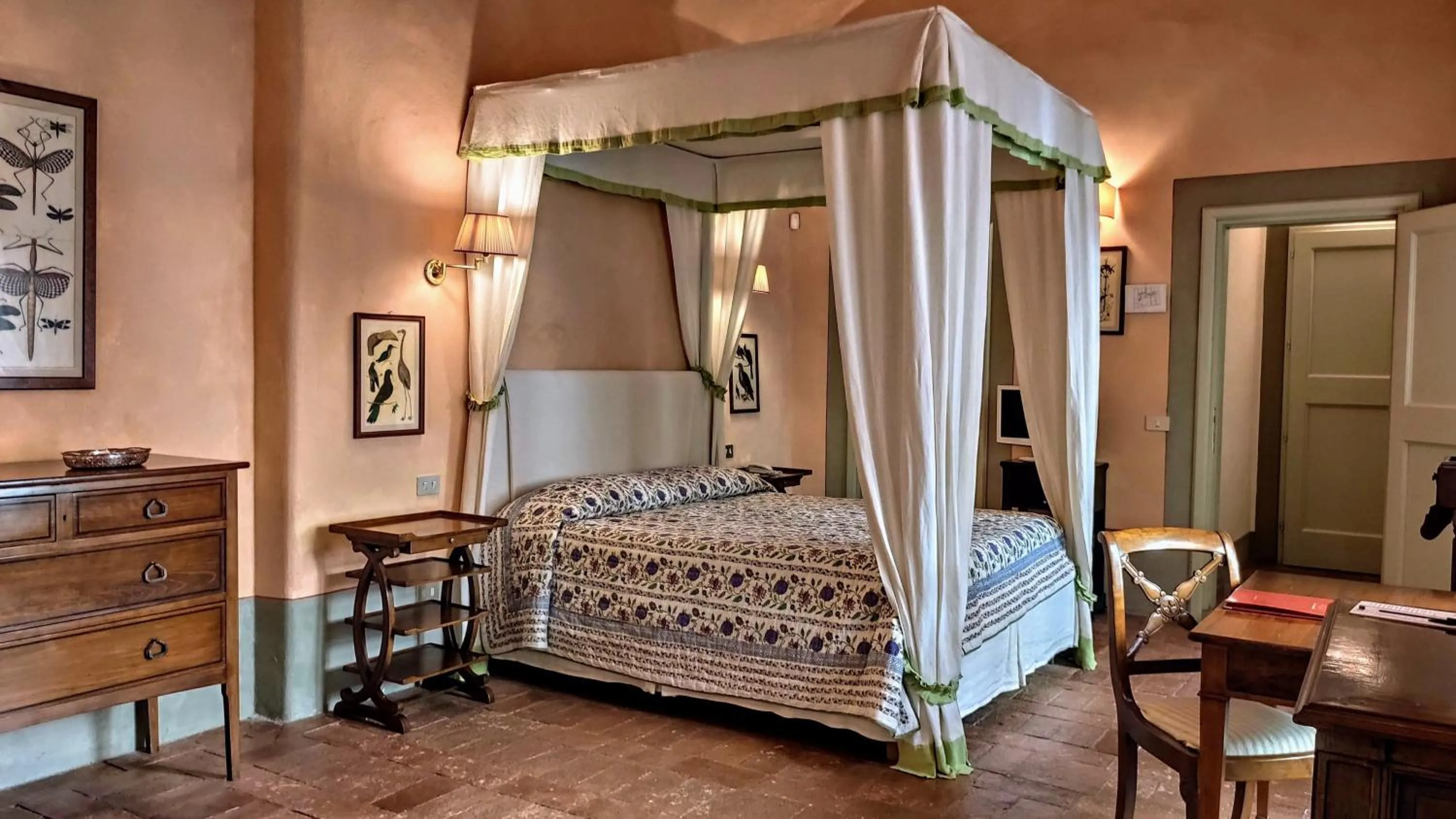 Photo of the whole room, Bed in Villa Il Poggiale Dimora Storica
