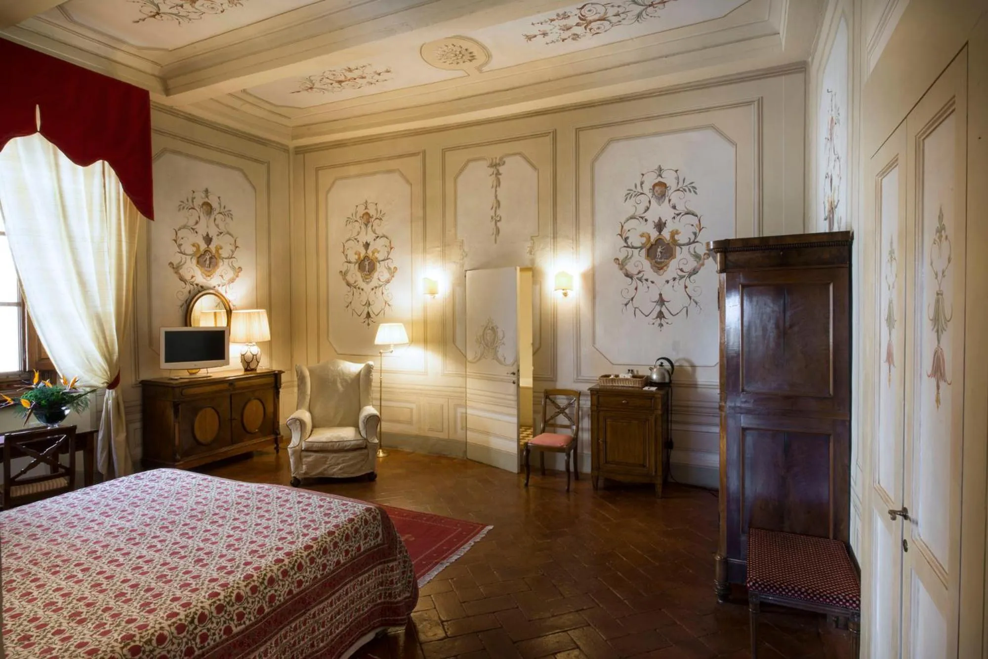Photo of the whole room, Bed in Villa Il Poggiale Dimora Storica