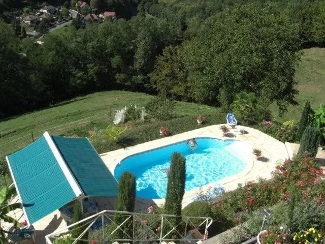 Swimming pool in Suite EUGENIE piscine MAISON BLANCHE TULLE