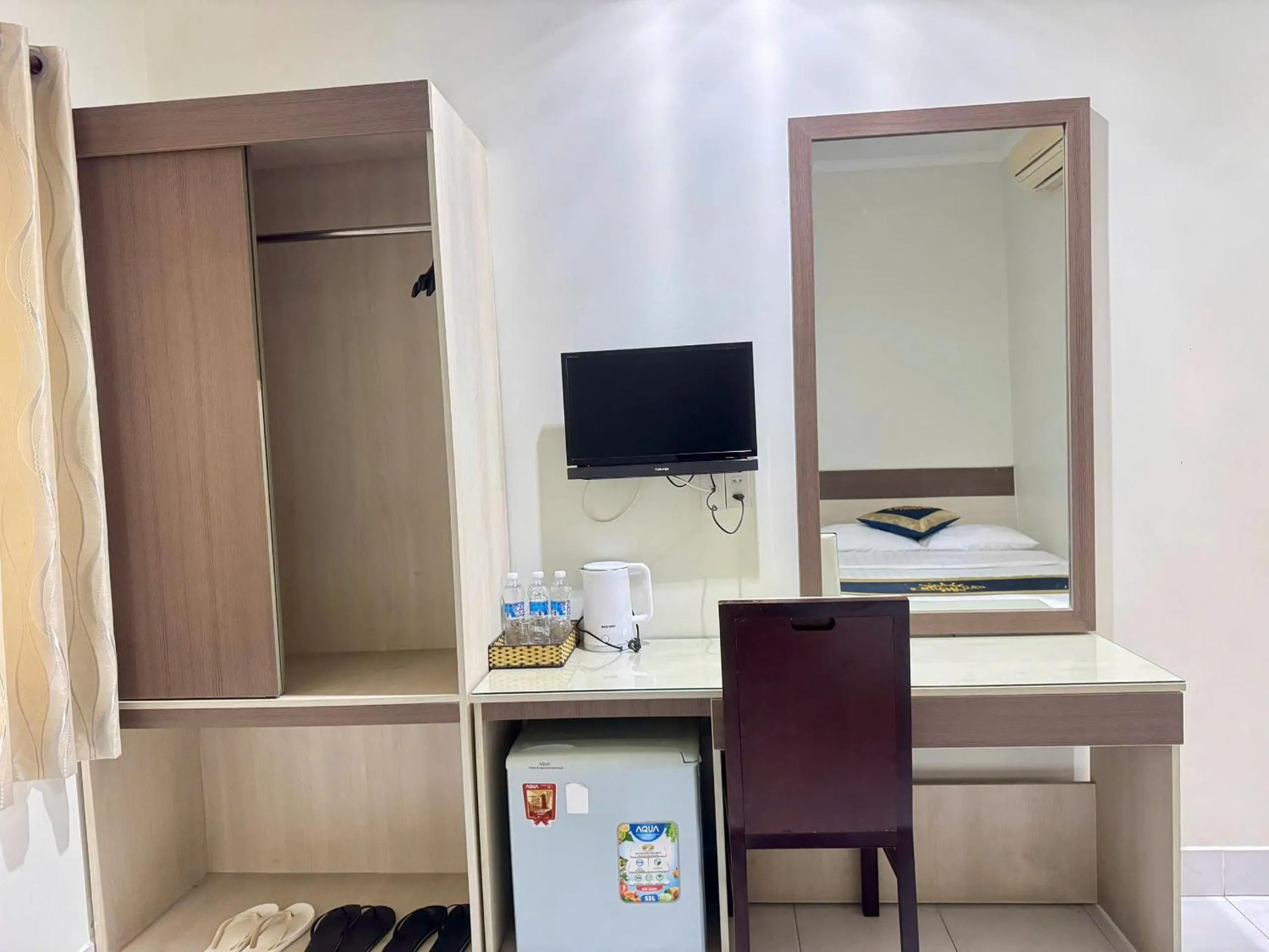 wardrobe in Hau Giang 2 Hotel Cần Thơ