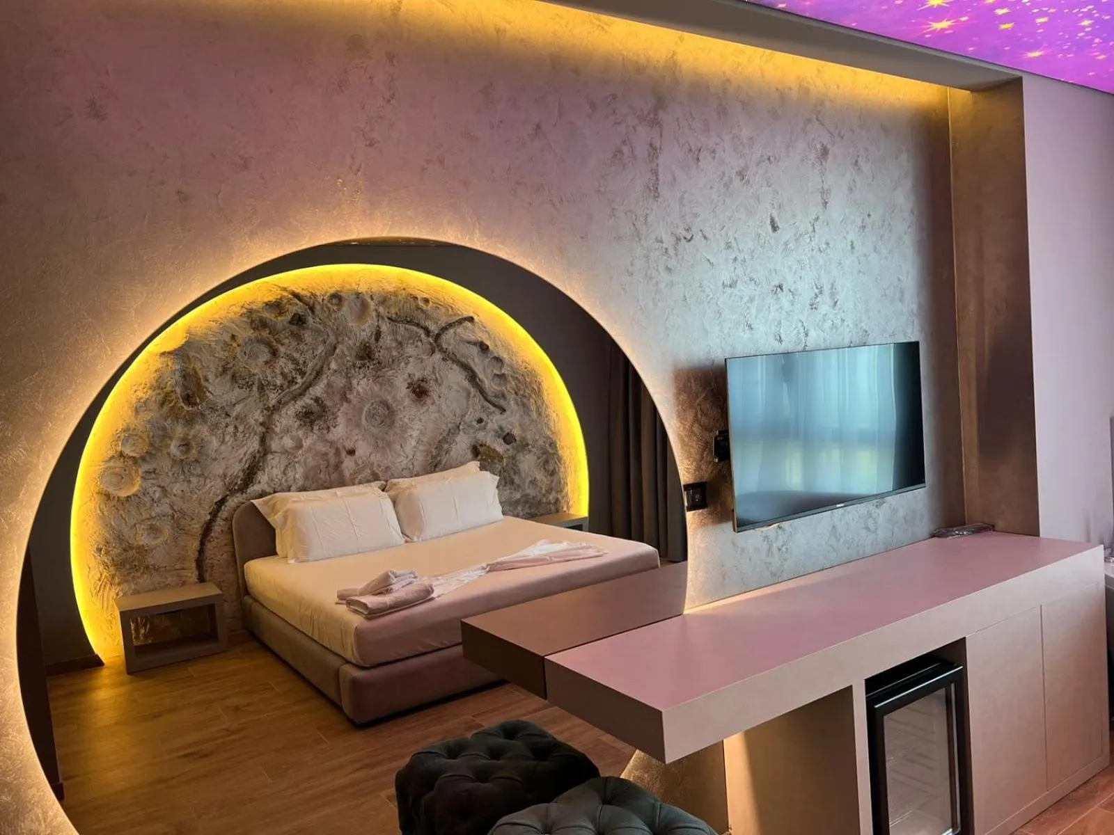 Bed in Toka Hotel Restaurant