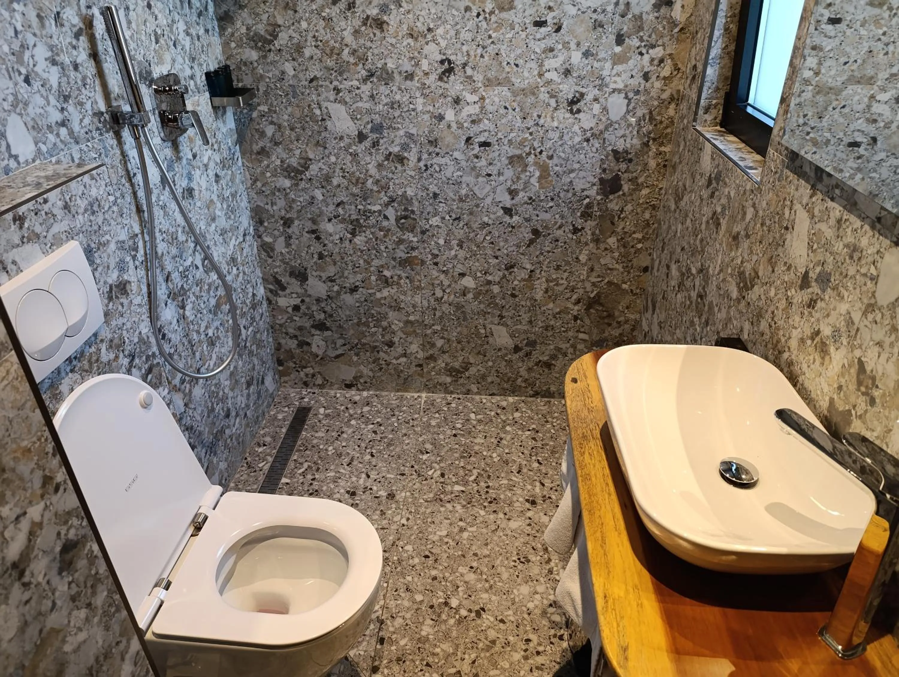 Toilet in Toka Hotel Restaurant