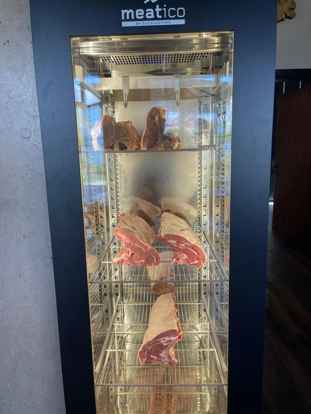 Restaurant/places to eat in Toka Hotel Restaurant