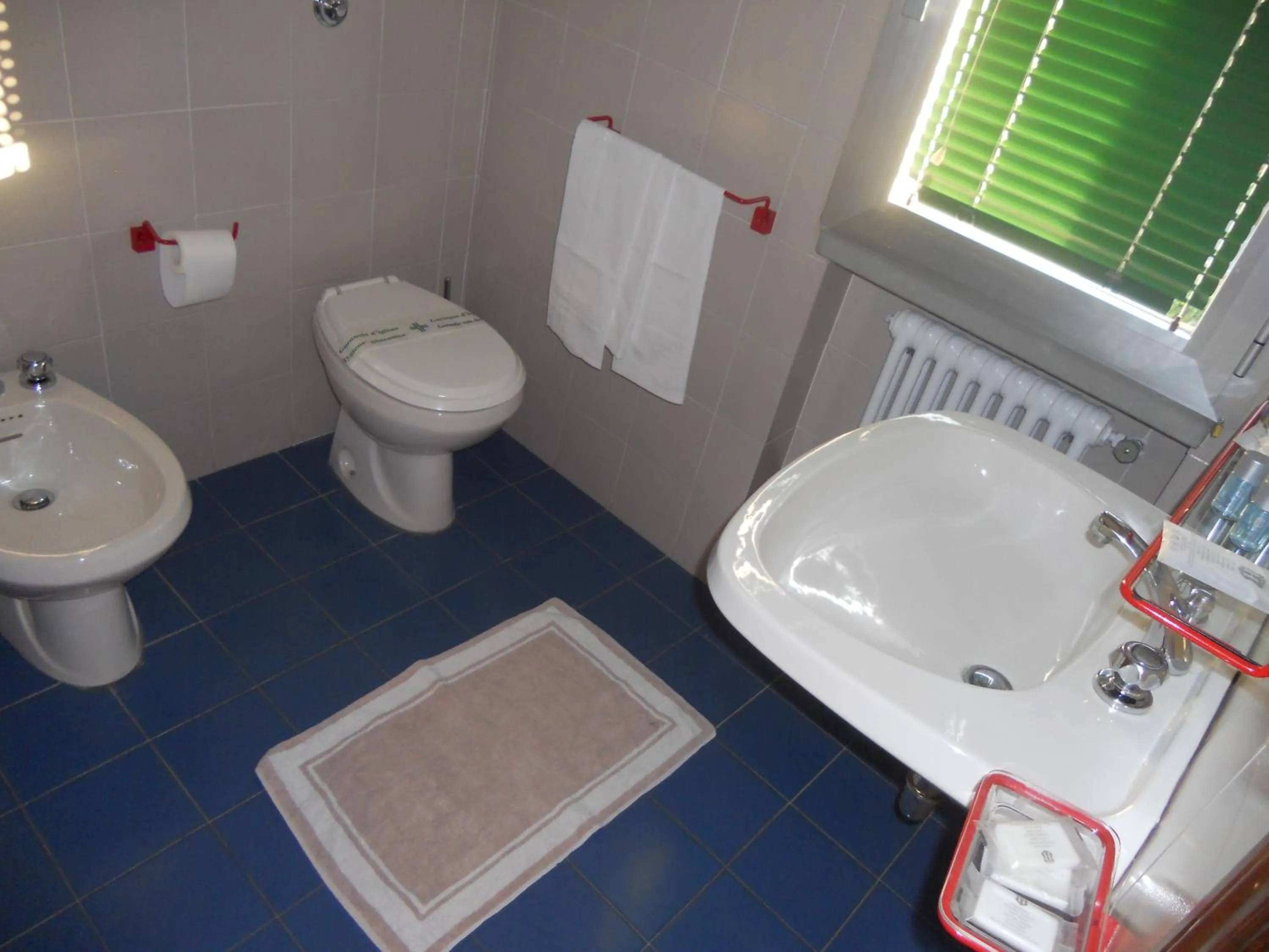 Bathroom in Hotel Primavera