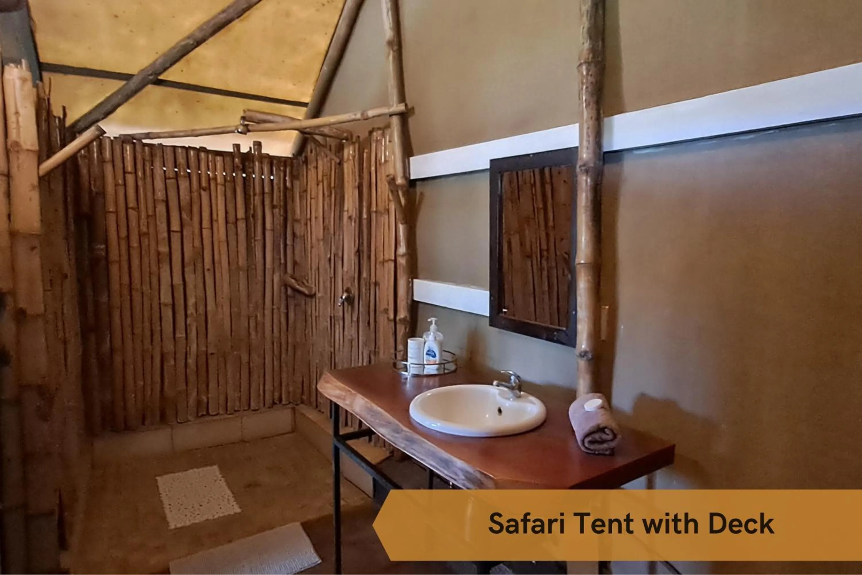 Shower in Crocodile Bridge Safari Lodge
