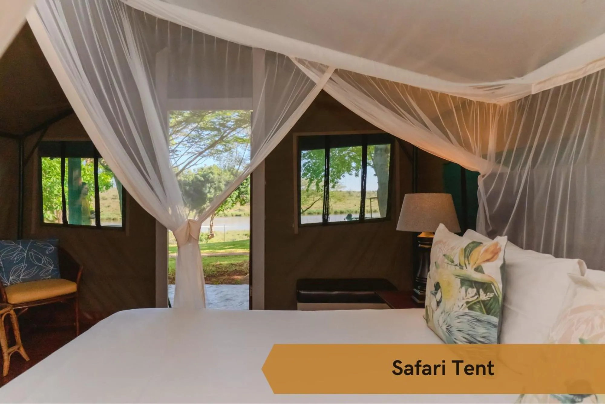 Bedroom, Bed in Crocodile Bridge Safari Lodge