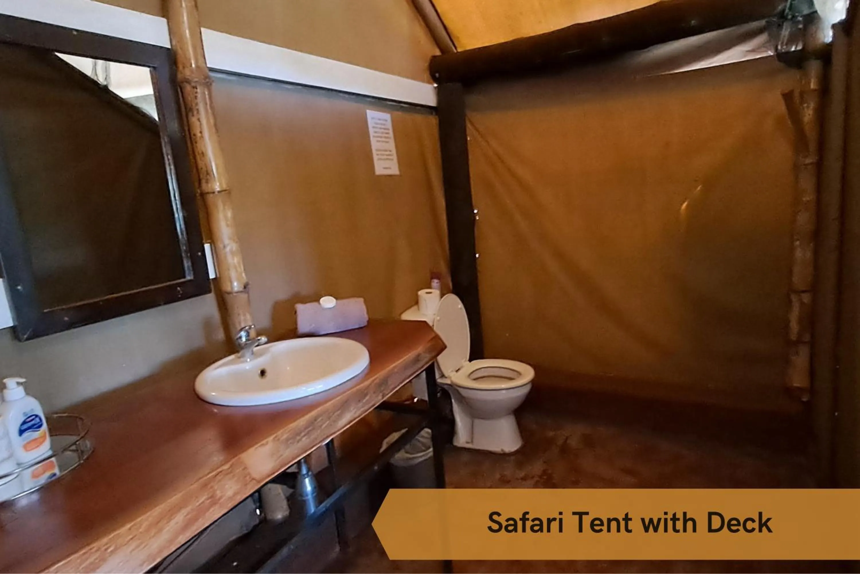 Bathroom in Crocodile Bridge Safari Lodge