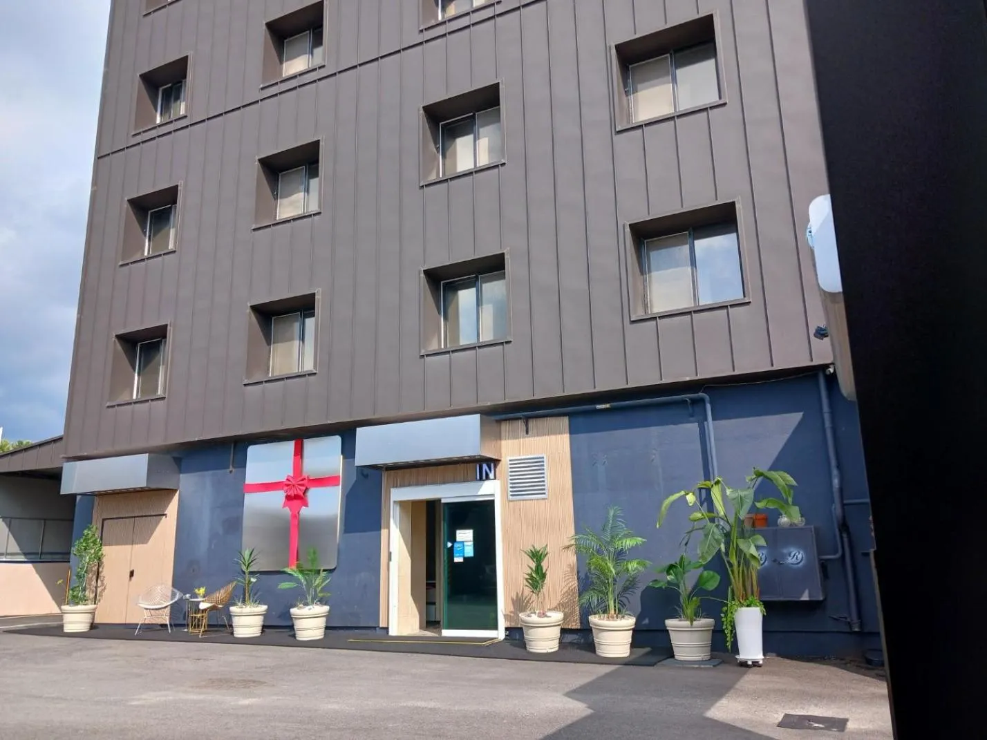 Property building in Hotel the Rest