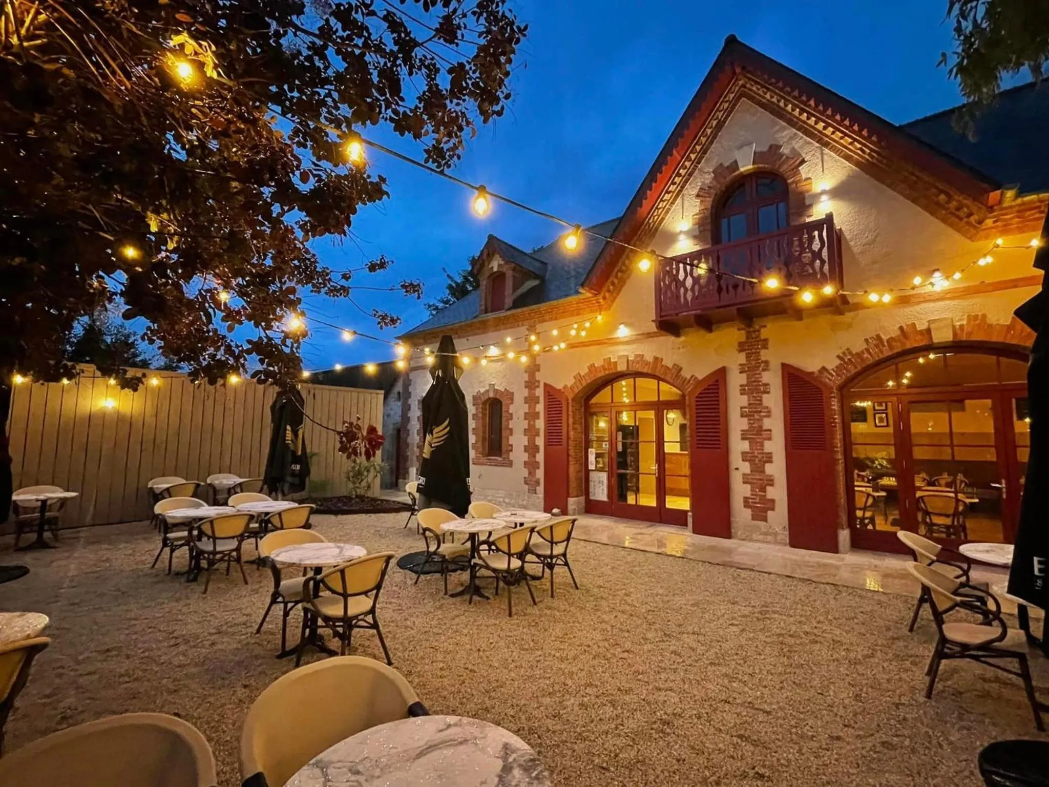 Restaurant/places to eat in La suite