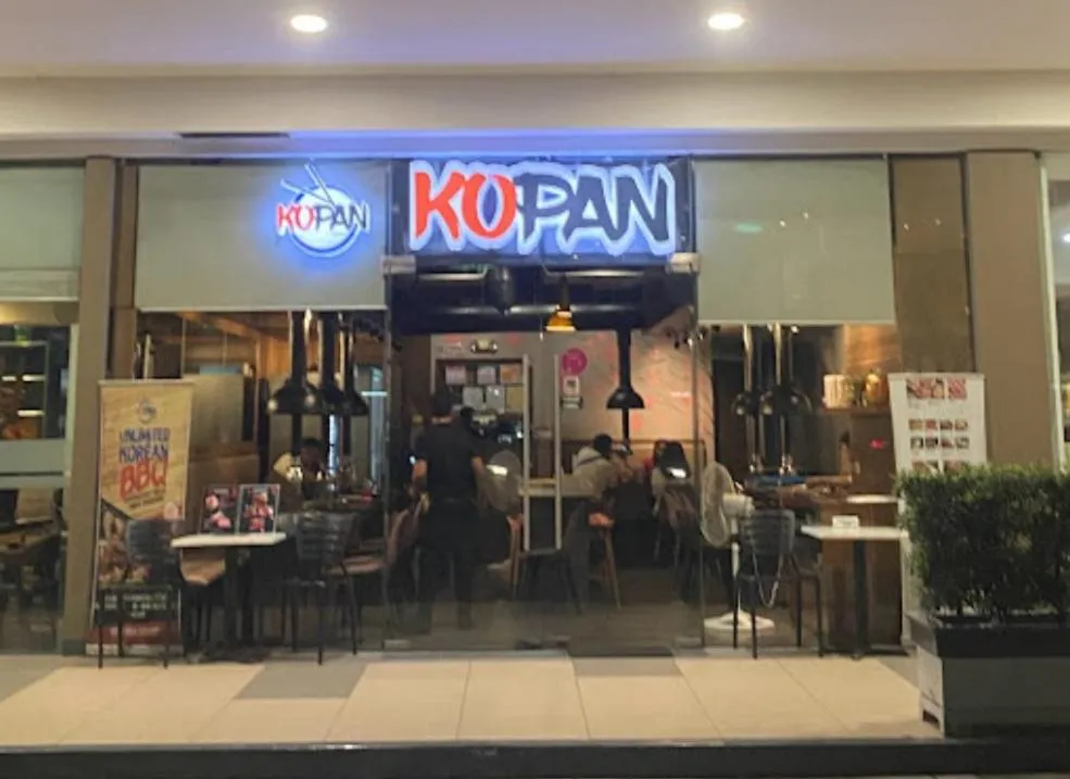 Restaurant/places to eat in Shore Residences Mall of Asia Pool View 200mbps Free Wi-Fi