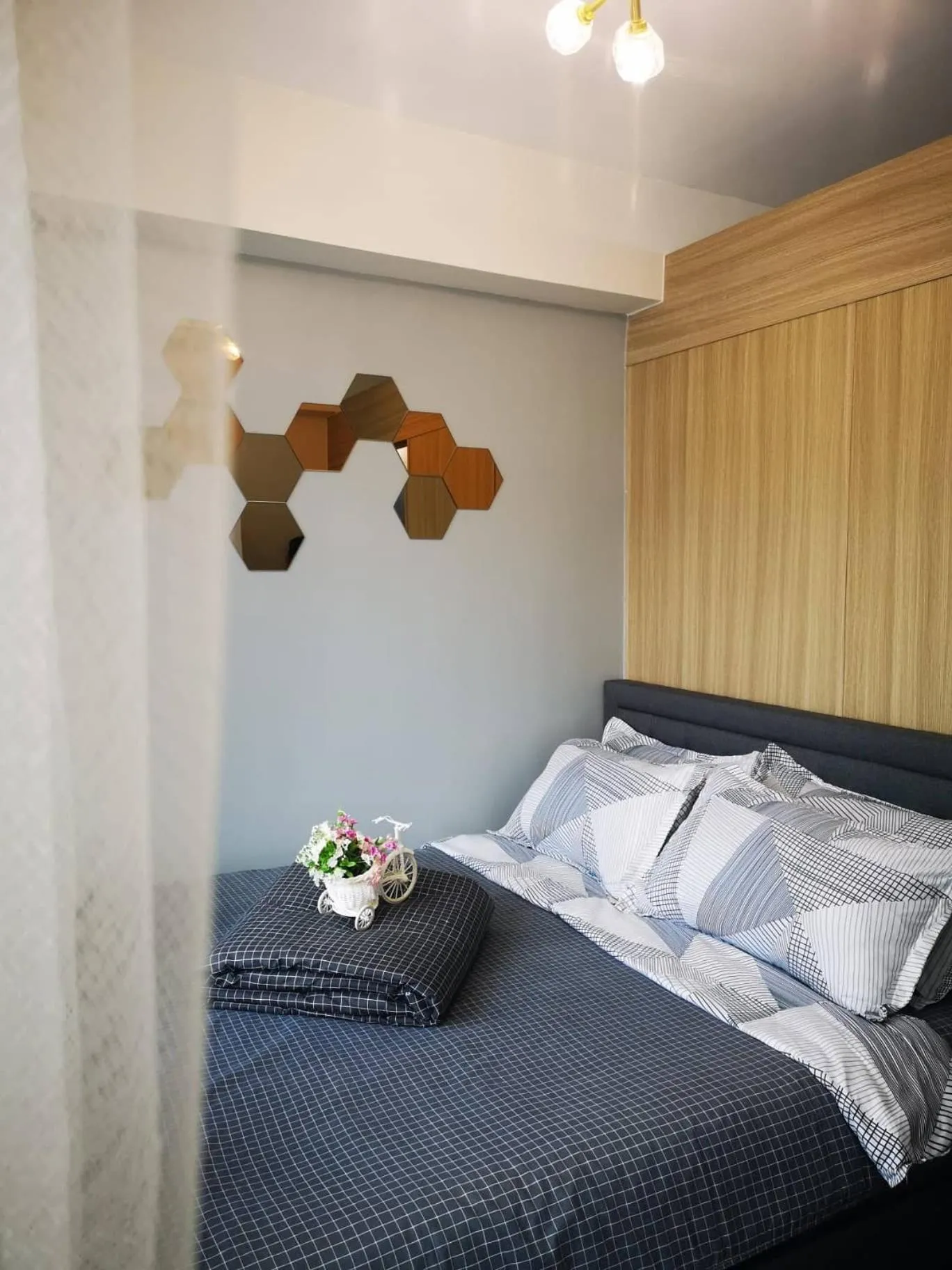 Bedroom, Bed in Shore Residences Mall of Asia Pool View 200mbps Free Wi-Fi