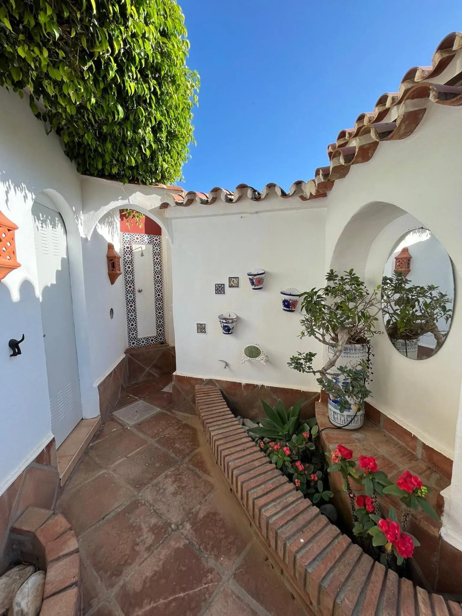 Inner courtyard view in Casa Hermosa