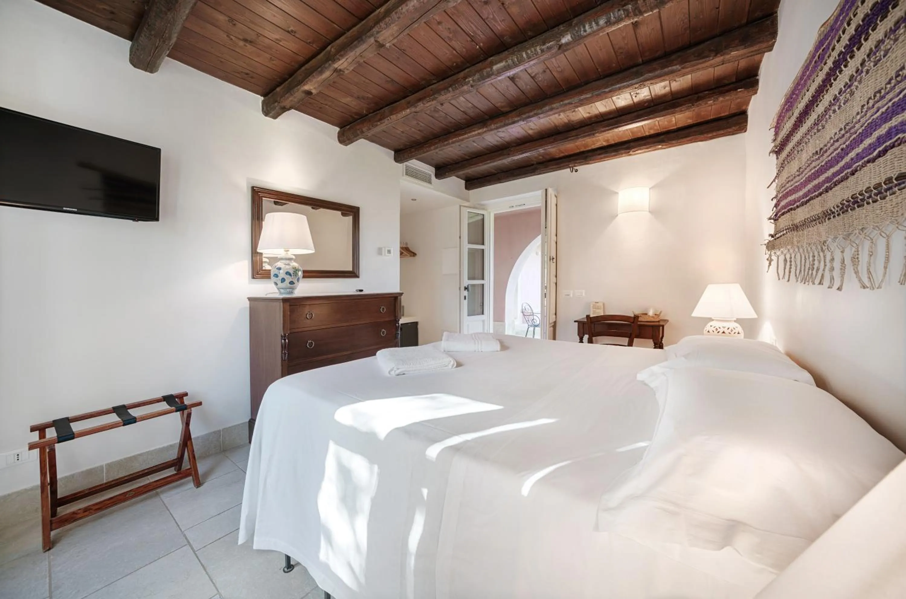 Photo of the whole room, Bed in Masseria Degli Ulivi - Noto
