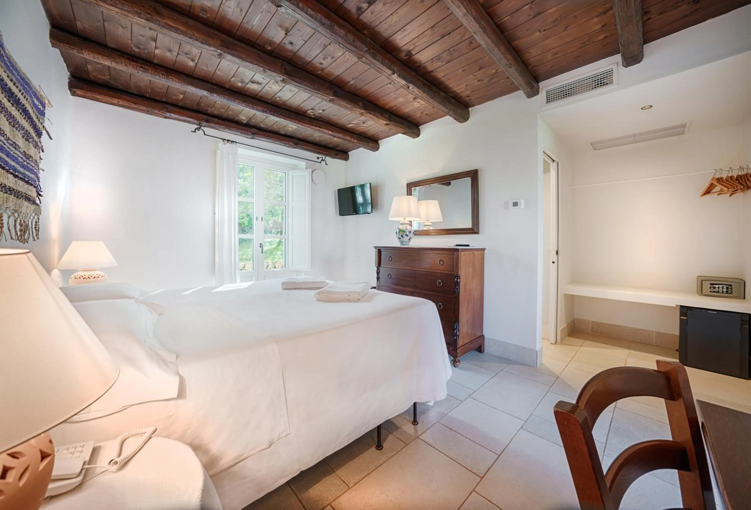 Photo of the whole room, Bed in Masseria Degli Ulivi - Noto