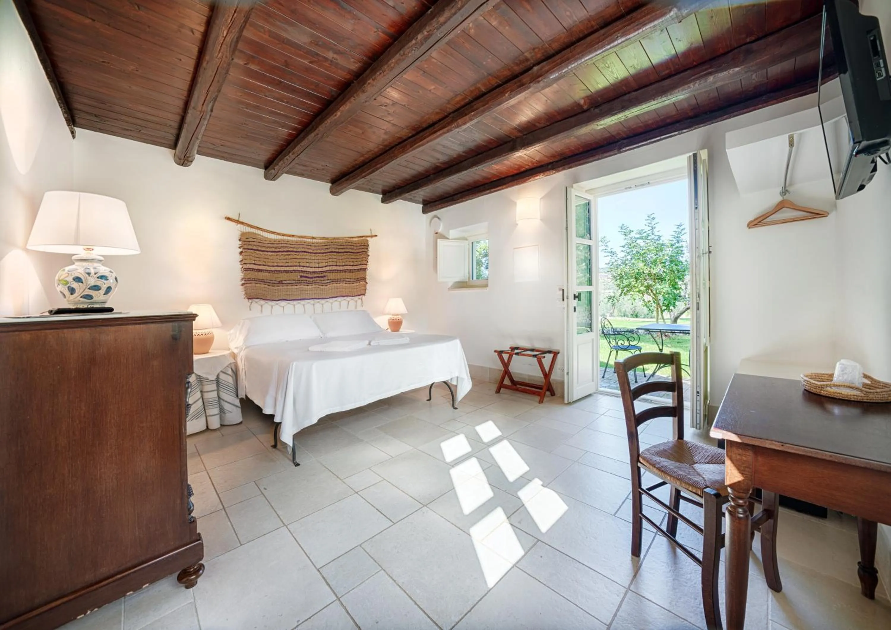 Photo of the whole room, Bed in Masseria Degli Ulivi - Noto
