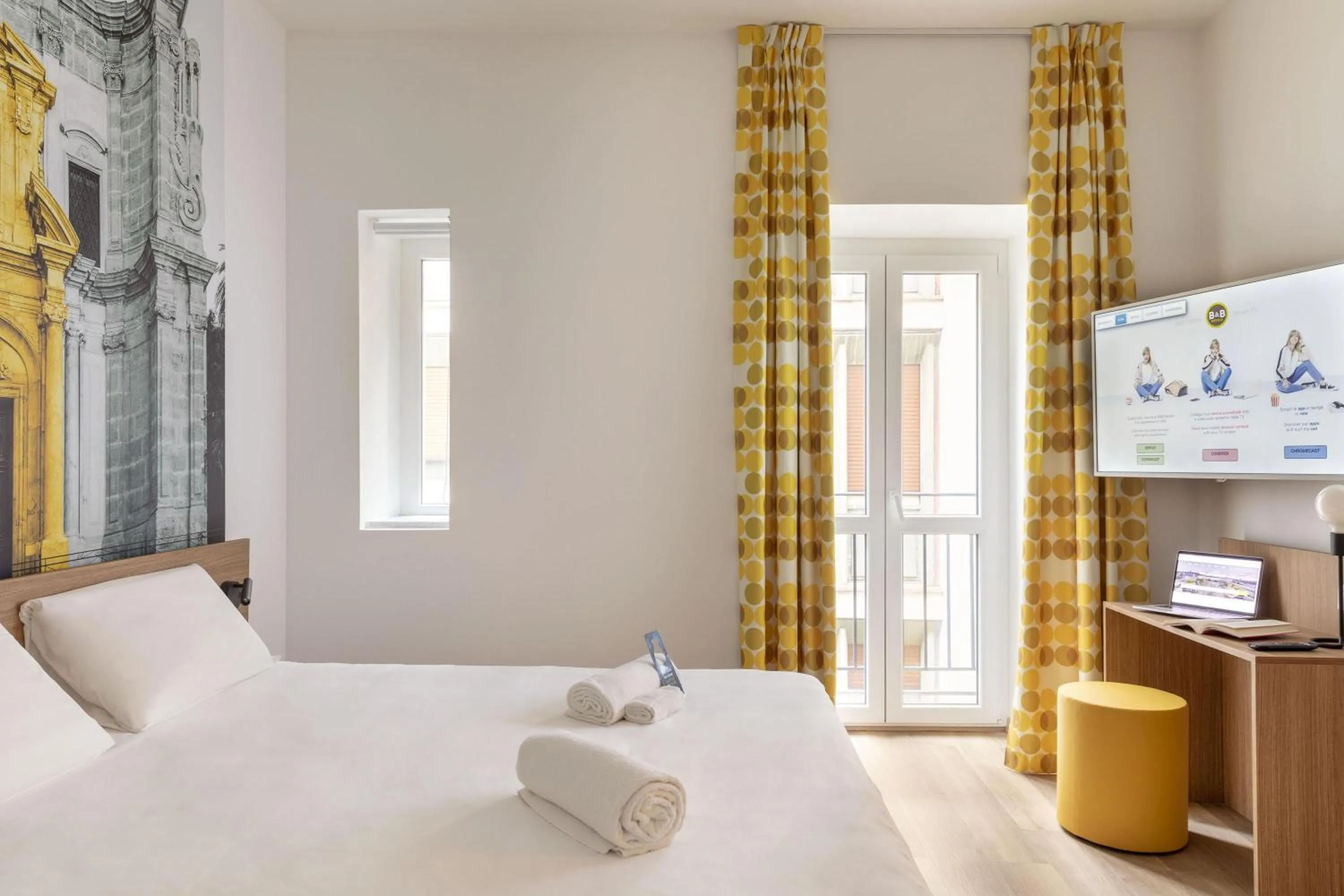 Photo of the whole room, Bed in B&B Hotel Palermo Quattro Canti