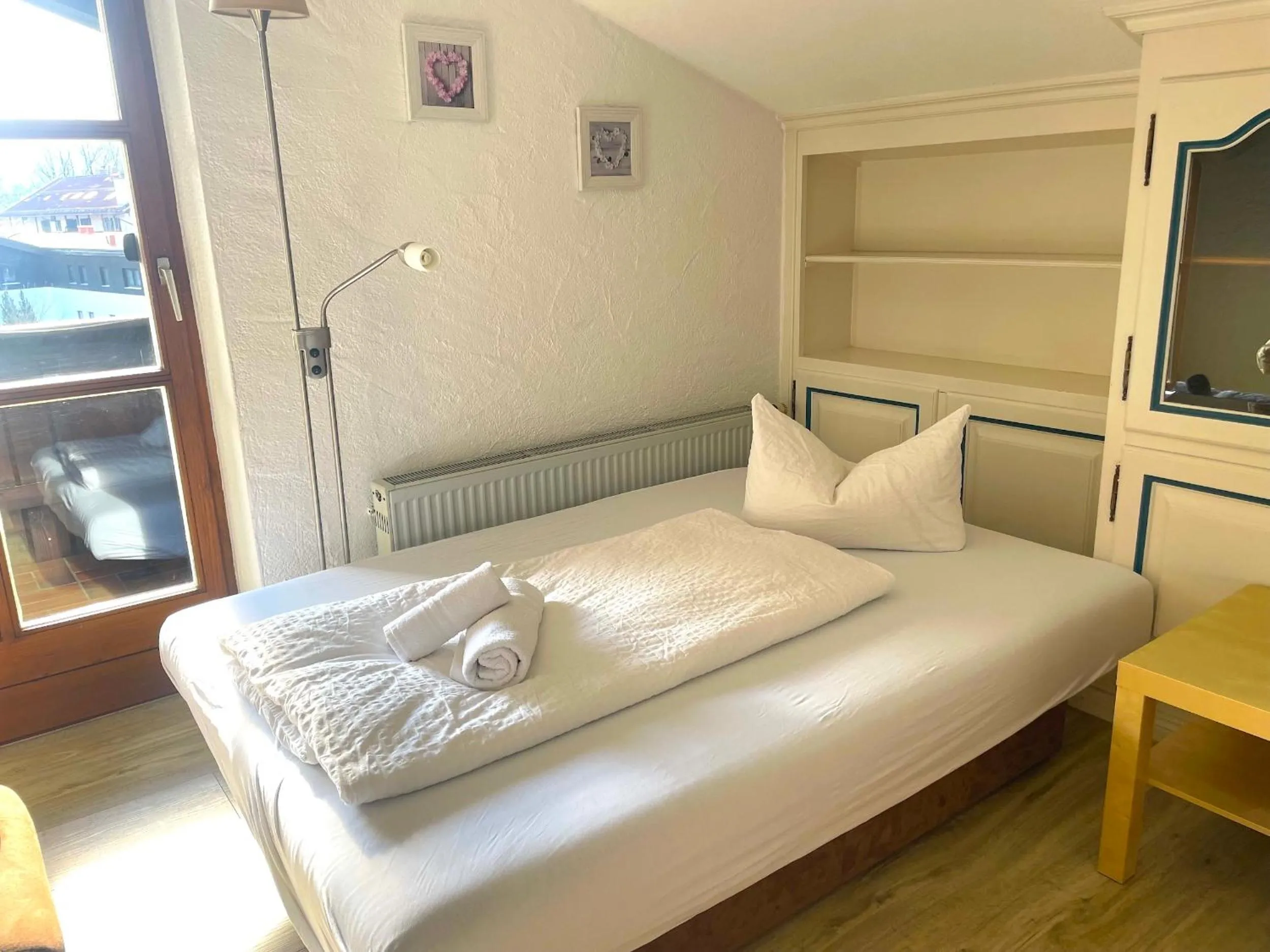 Bed in Das Maximilian - Feines Landhotel am Schliersee