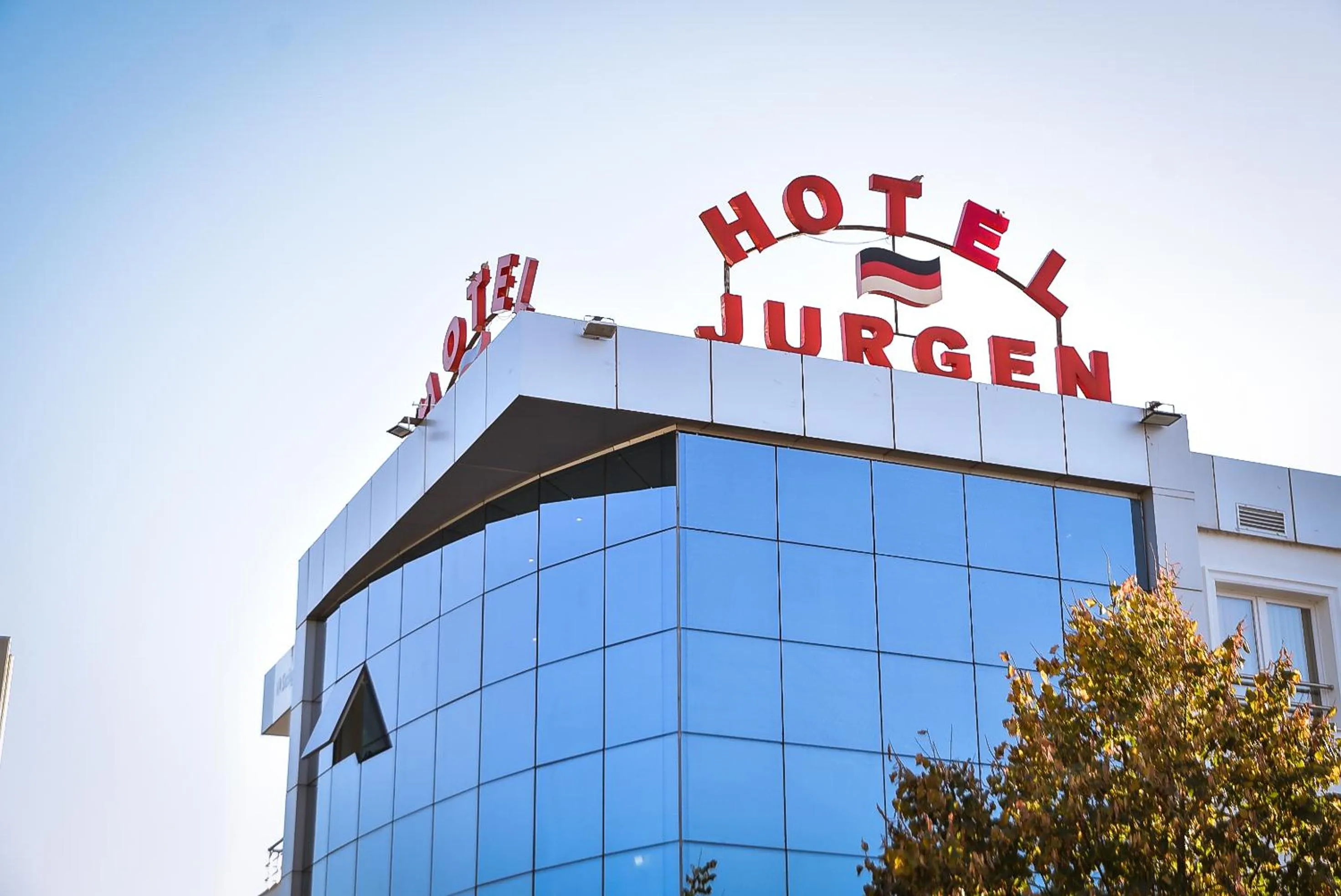 Facade/entrance in Hotel Jurgen