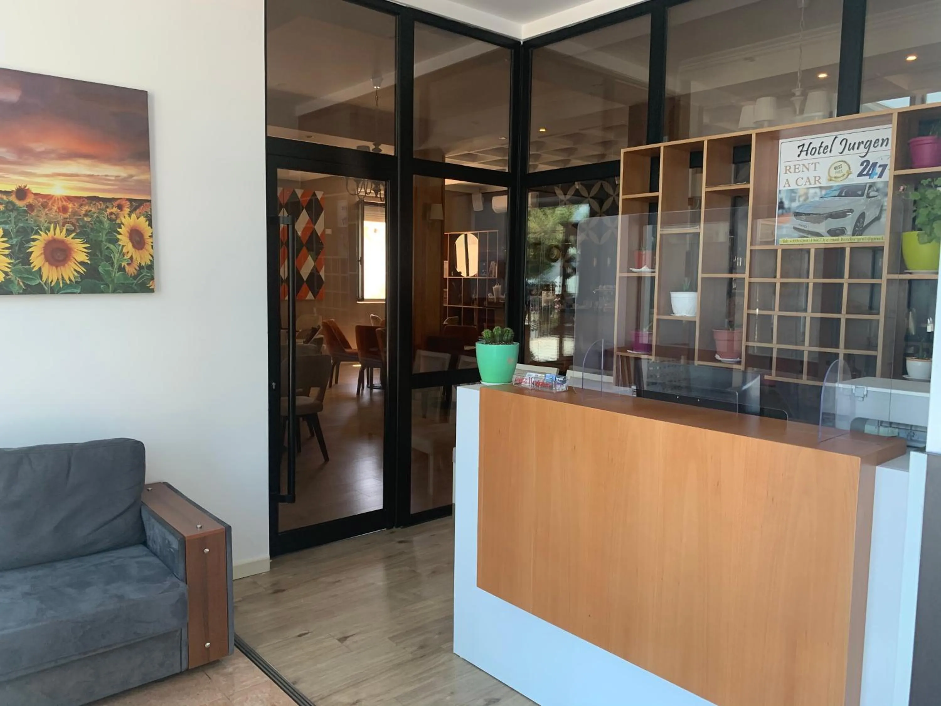 Facade/entrance in Hotel Jurgen