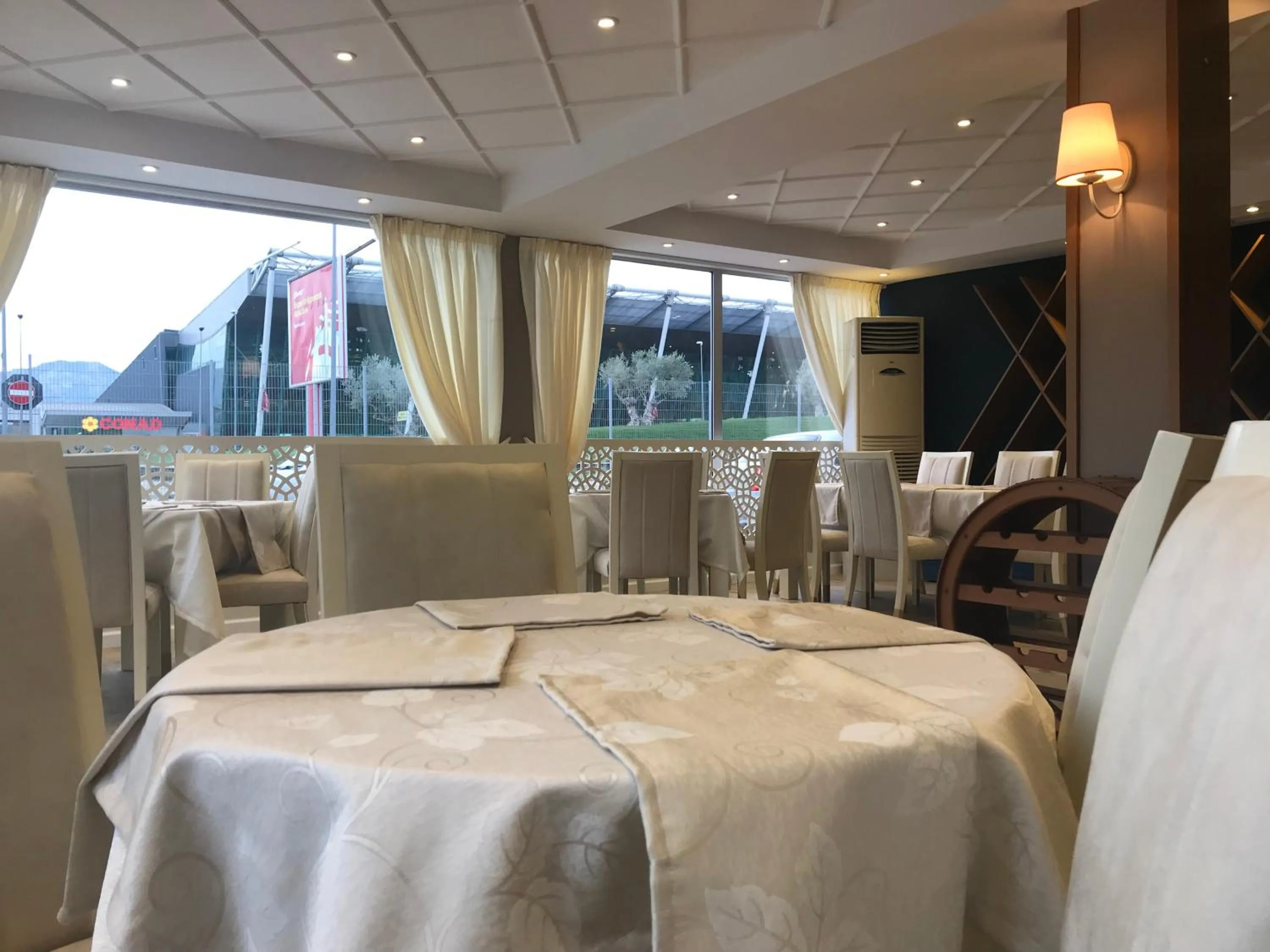 Restaurant/places to eat in Hotel Jurgen