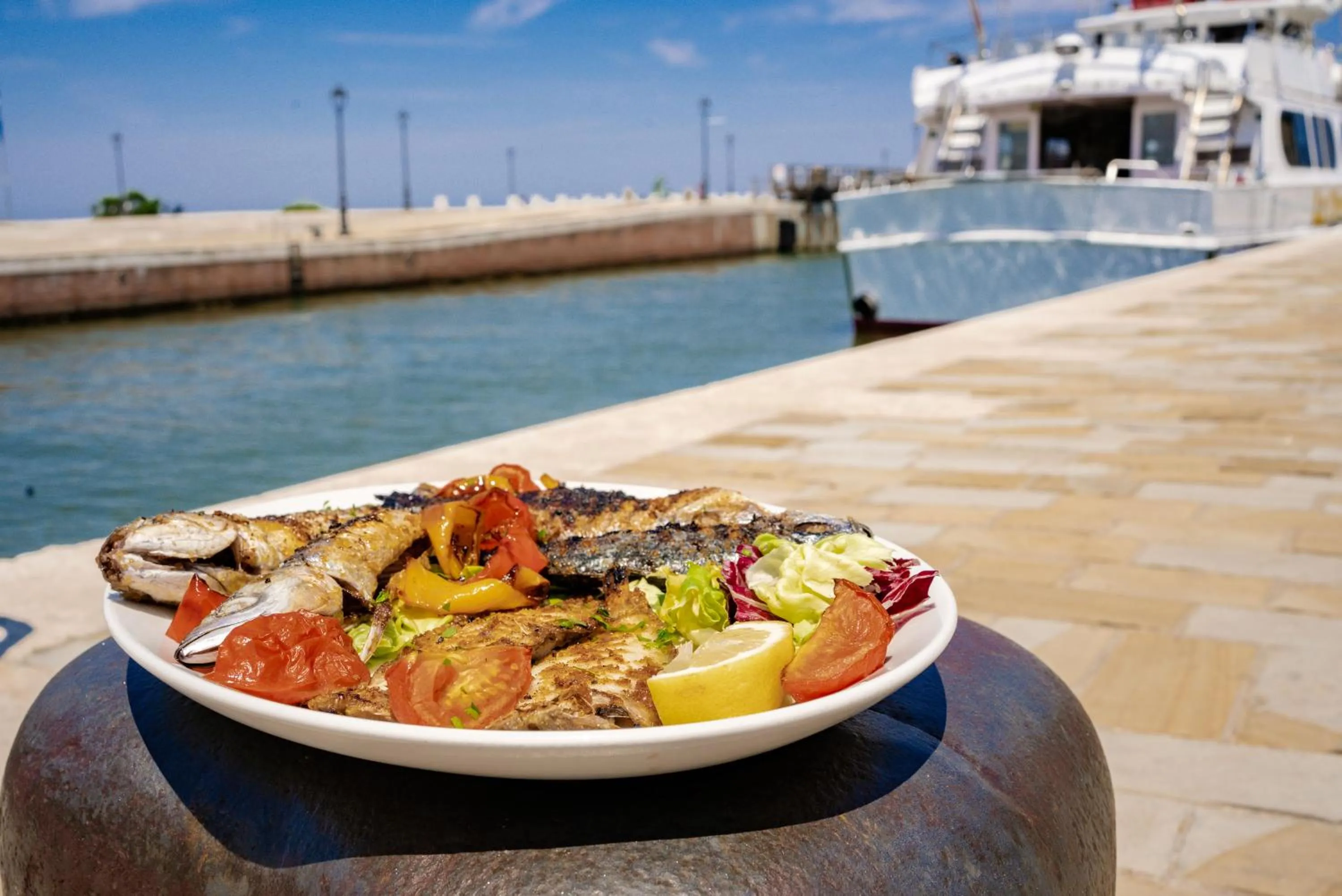 Restaurant/places to eat in Miramare Hotel Ristorante Convegni