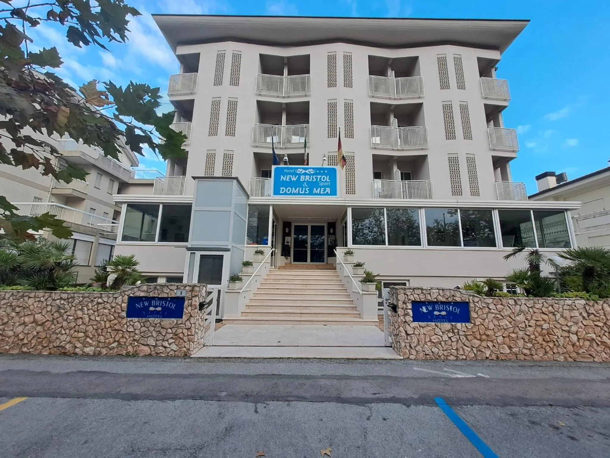 New Bristol Sport Hotel