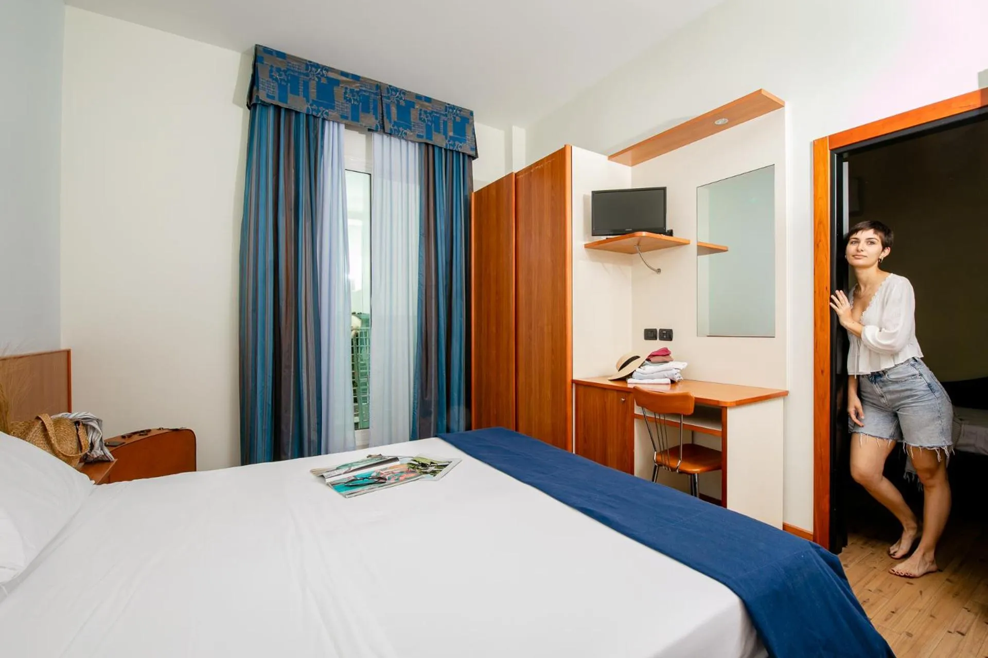 Bedroom, Bed in New Bristol Sport Hotel