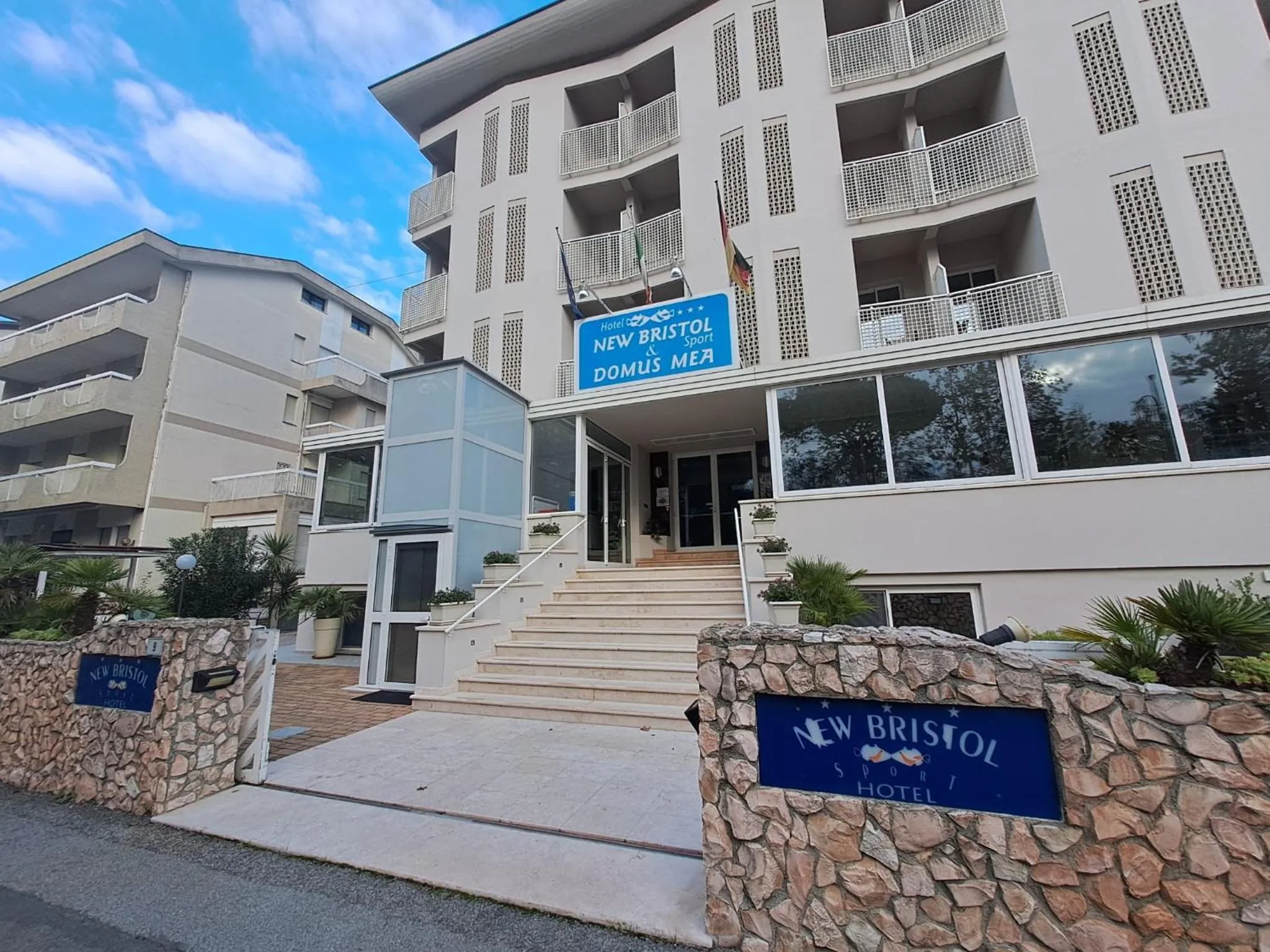 New Bristol Sport Hotel