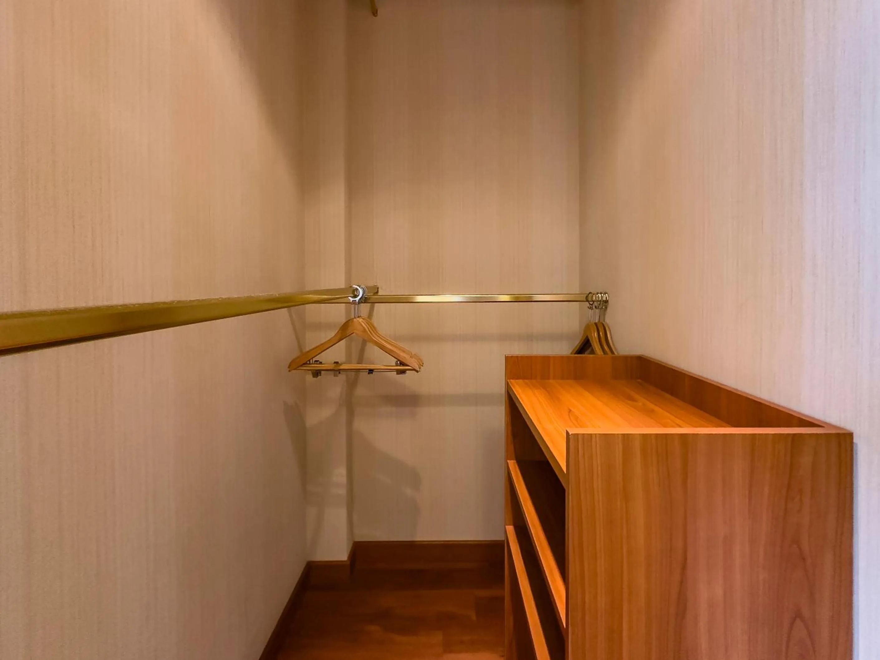 wardrobe in Hotel Garden Lido