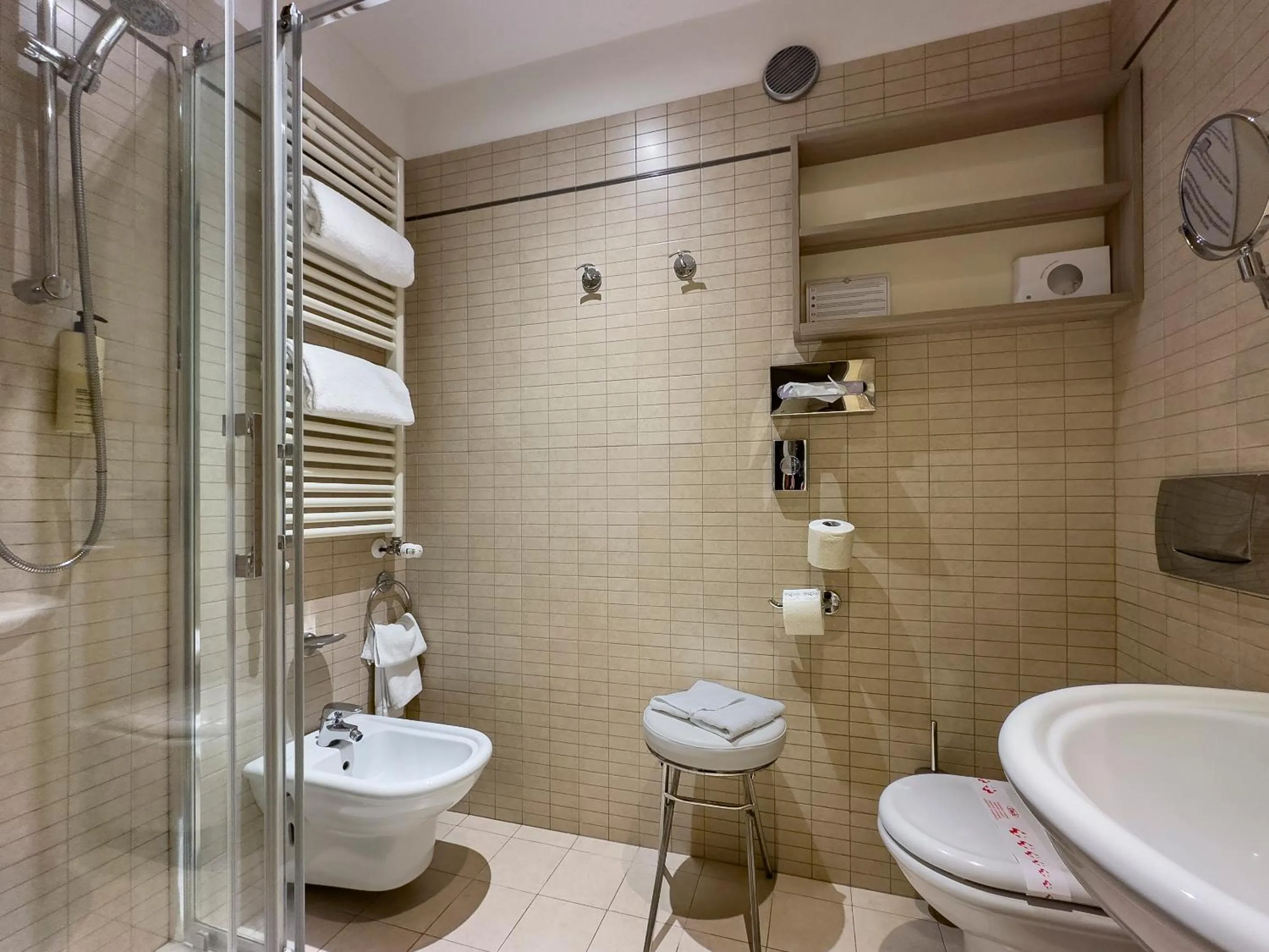 Shower in Hotel Garden Lido