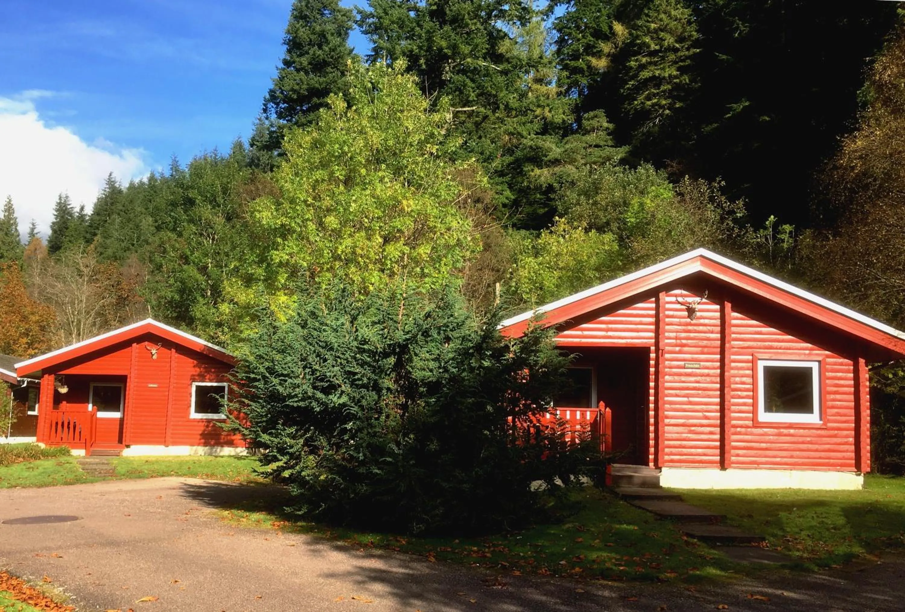 Facade/entrance in Pucks Glen Lodges, Rashfield, by Dunoon