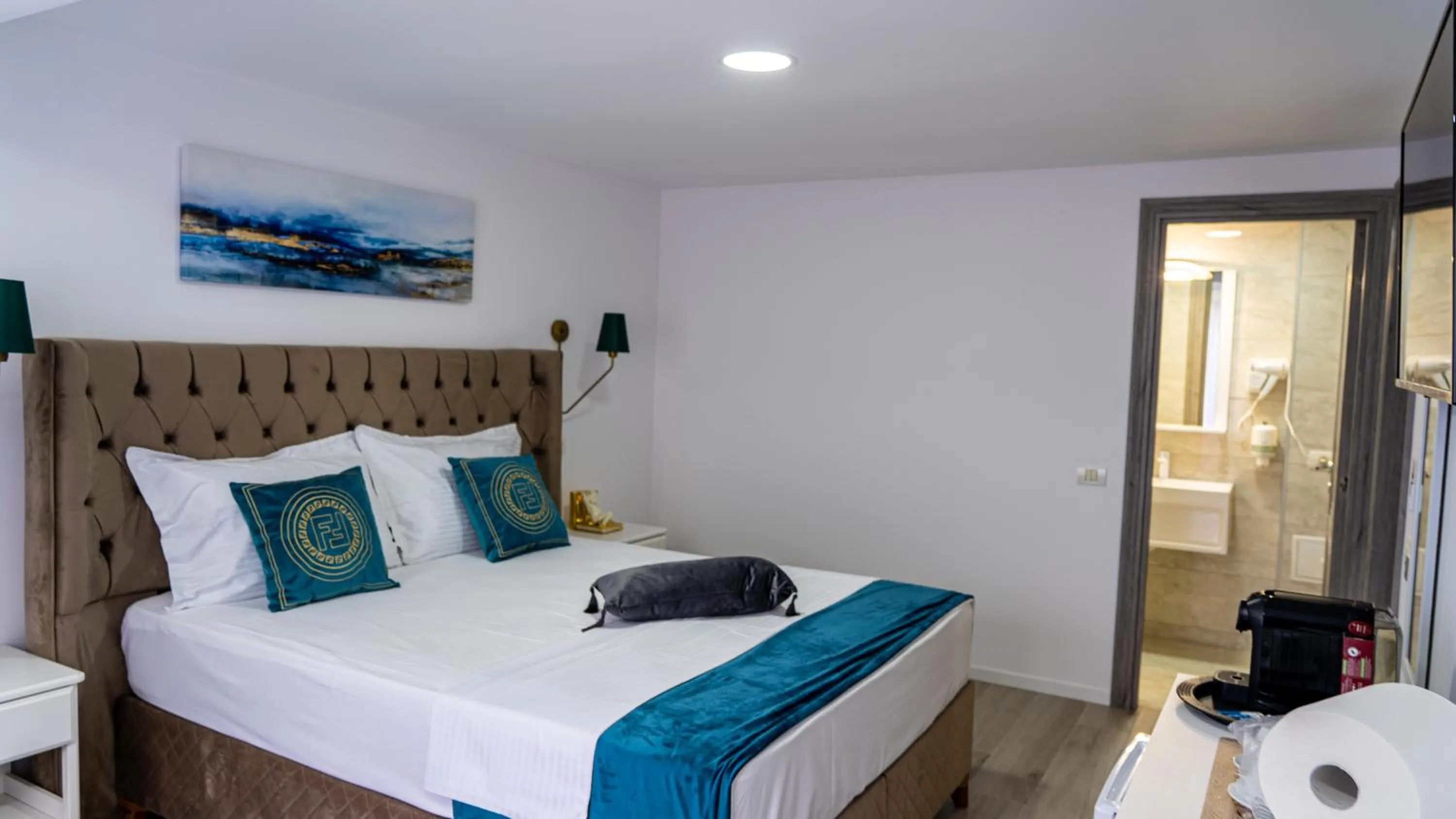 Bed in Avenue Venus - Avenue Hotels