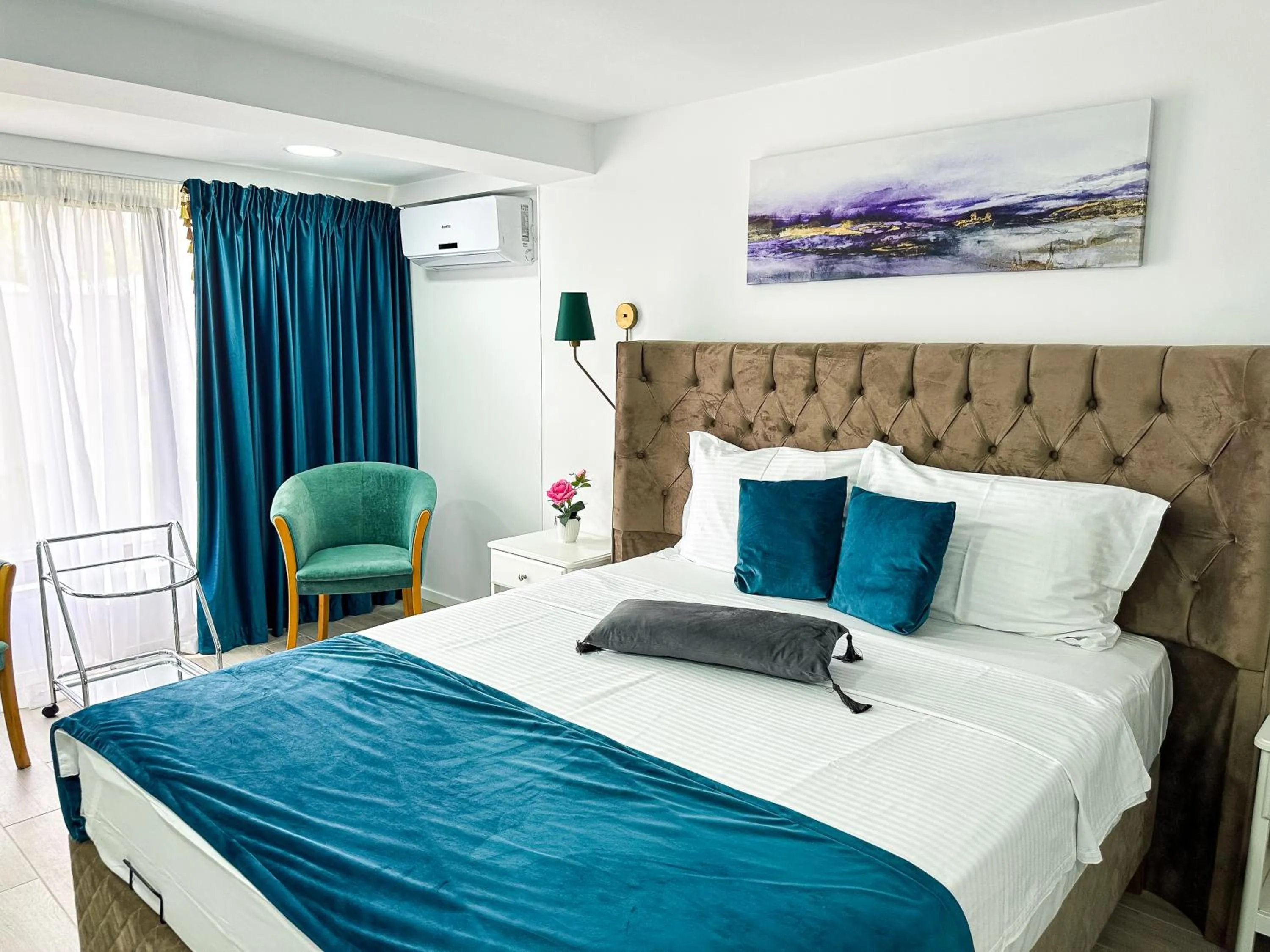 Bedroom, Bed in Avenue Venus - Avenue Hotels