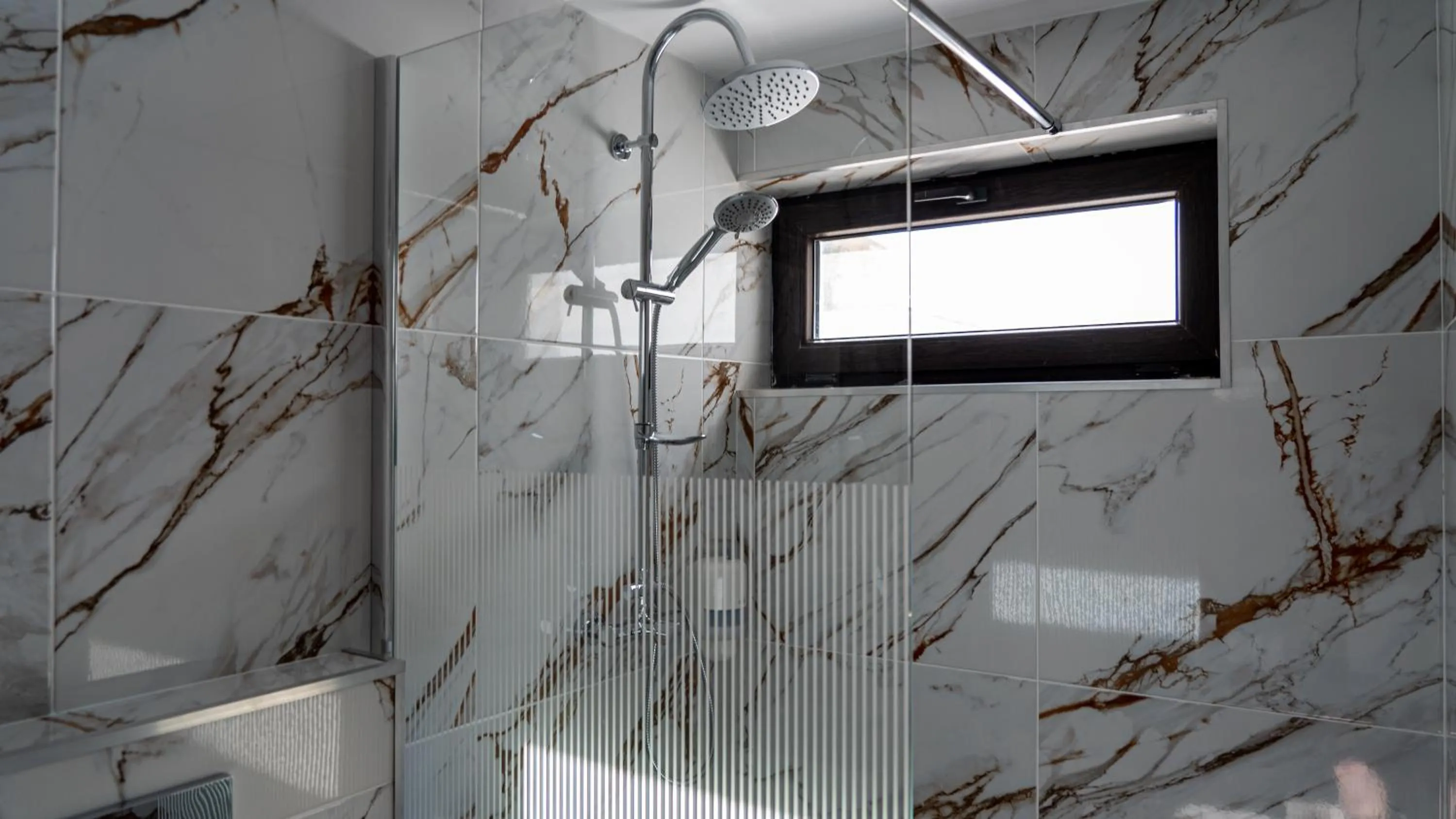 Shower in Avenue Venus - Avenue Hotels