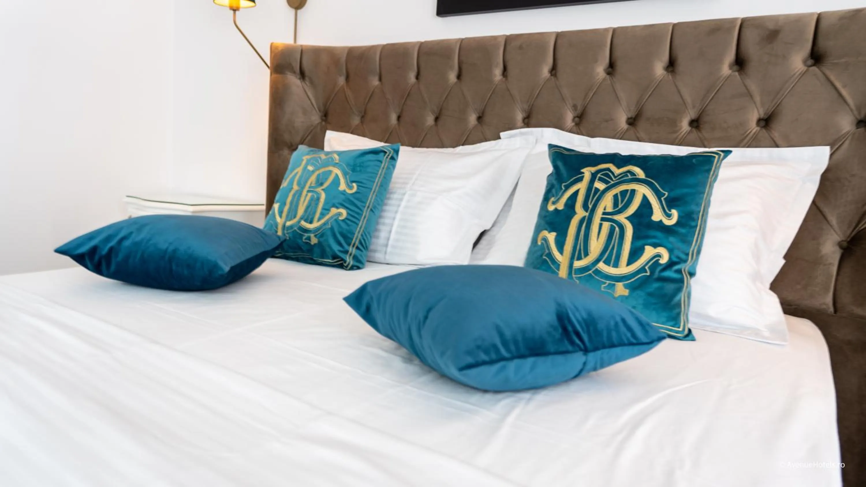 Bed in Avenue Venus - Avenue Hotels