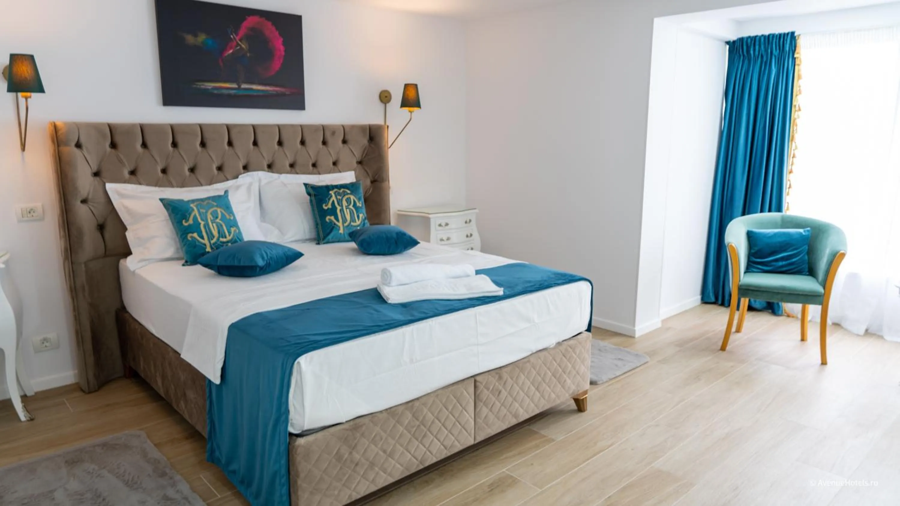 Bed in Avenue Venus - Avenue Hotels