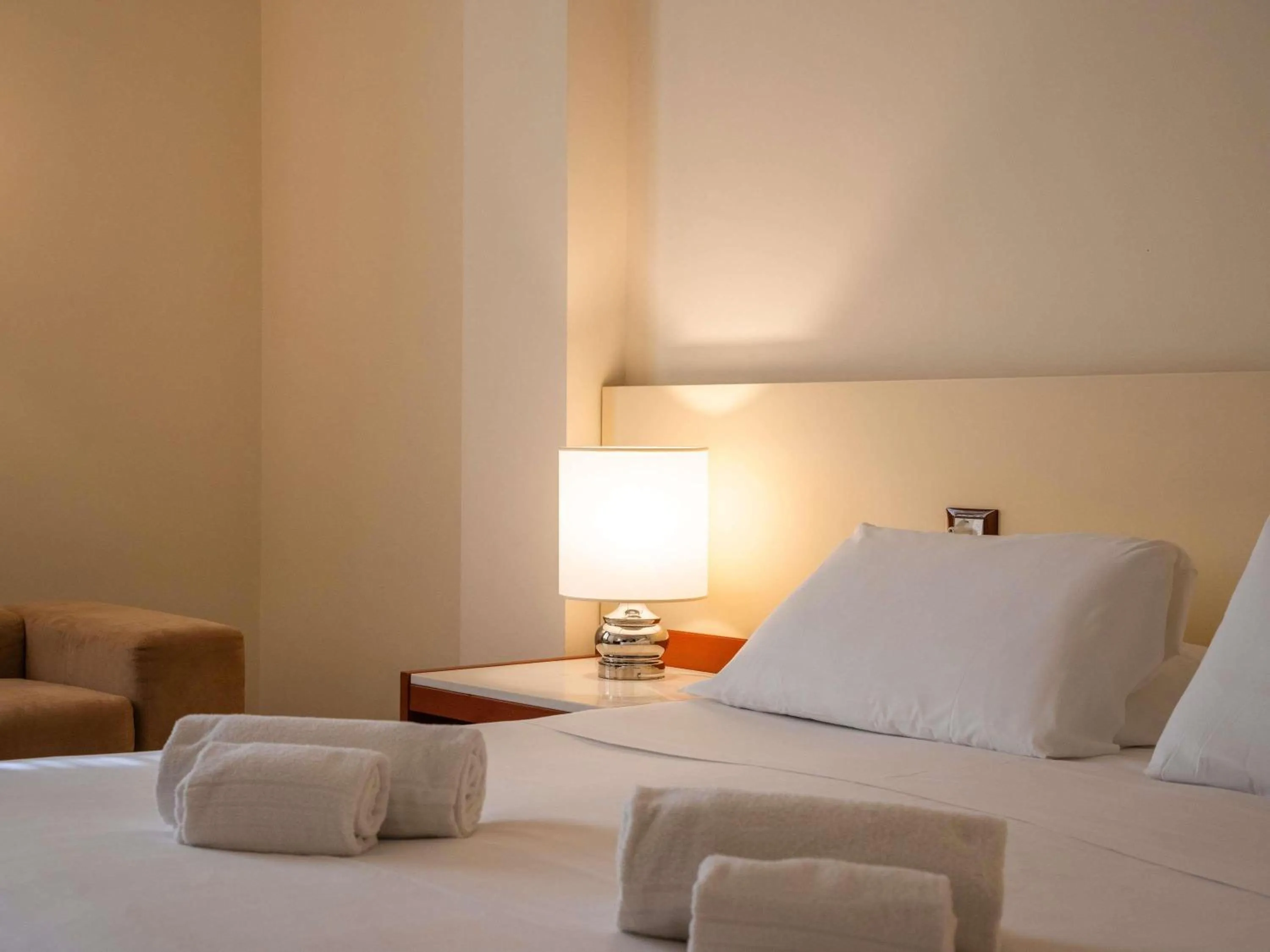 Bedroom, Bed in Mercure Hotel President Lecce