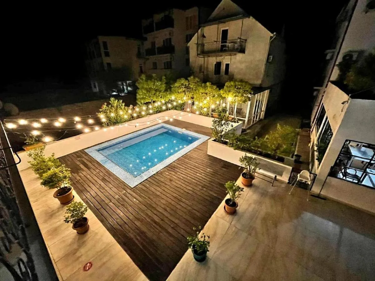 Property building in Del Mar