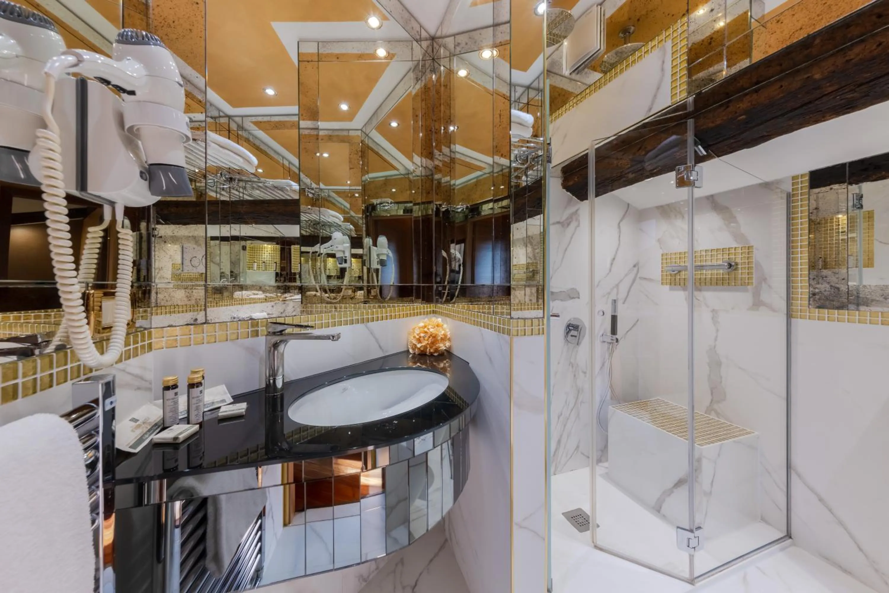 Bathroom in Cà dell'arte Suite