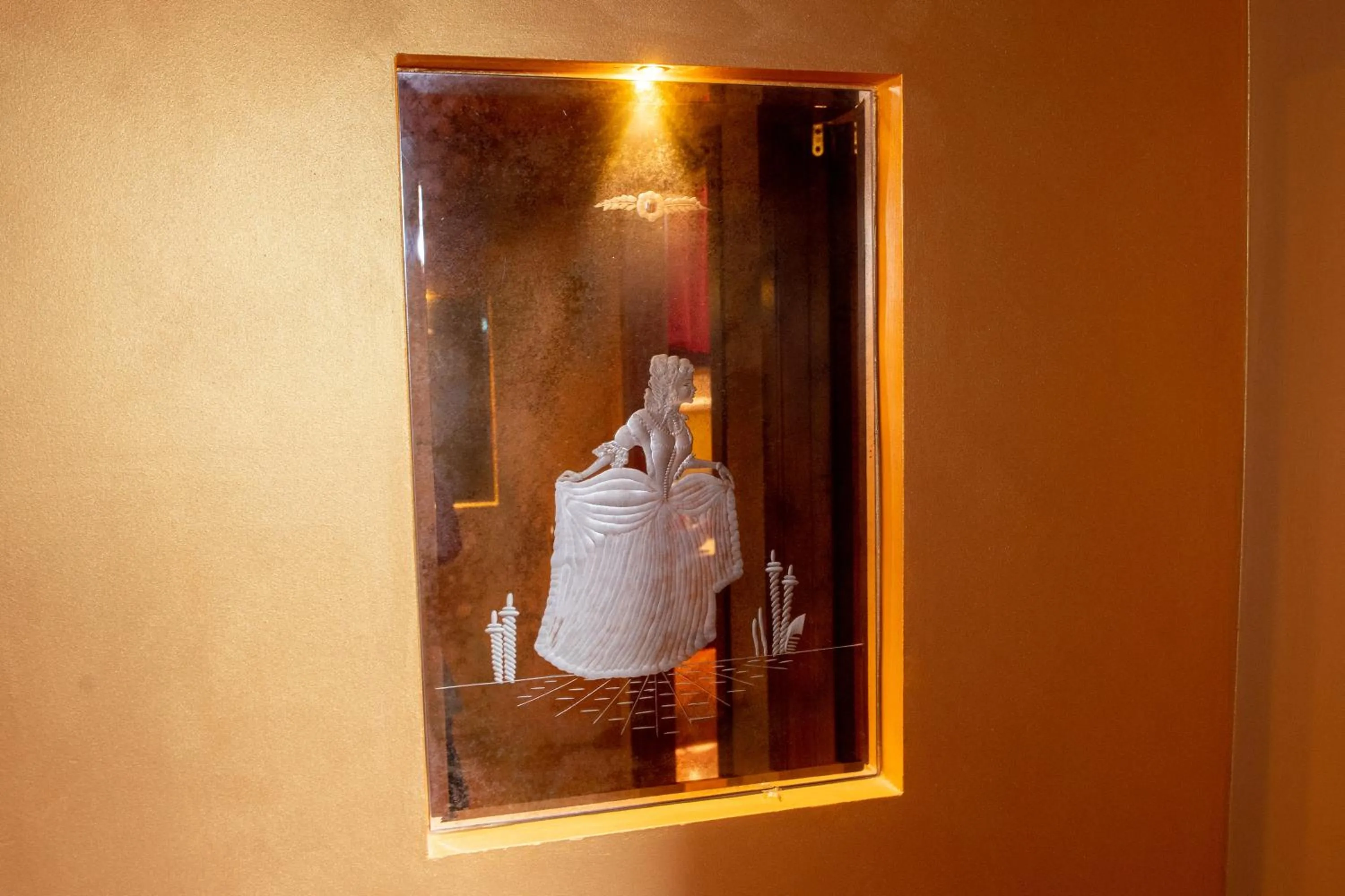 Decorative detail in Cà dell'arte Suite