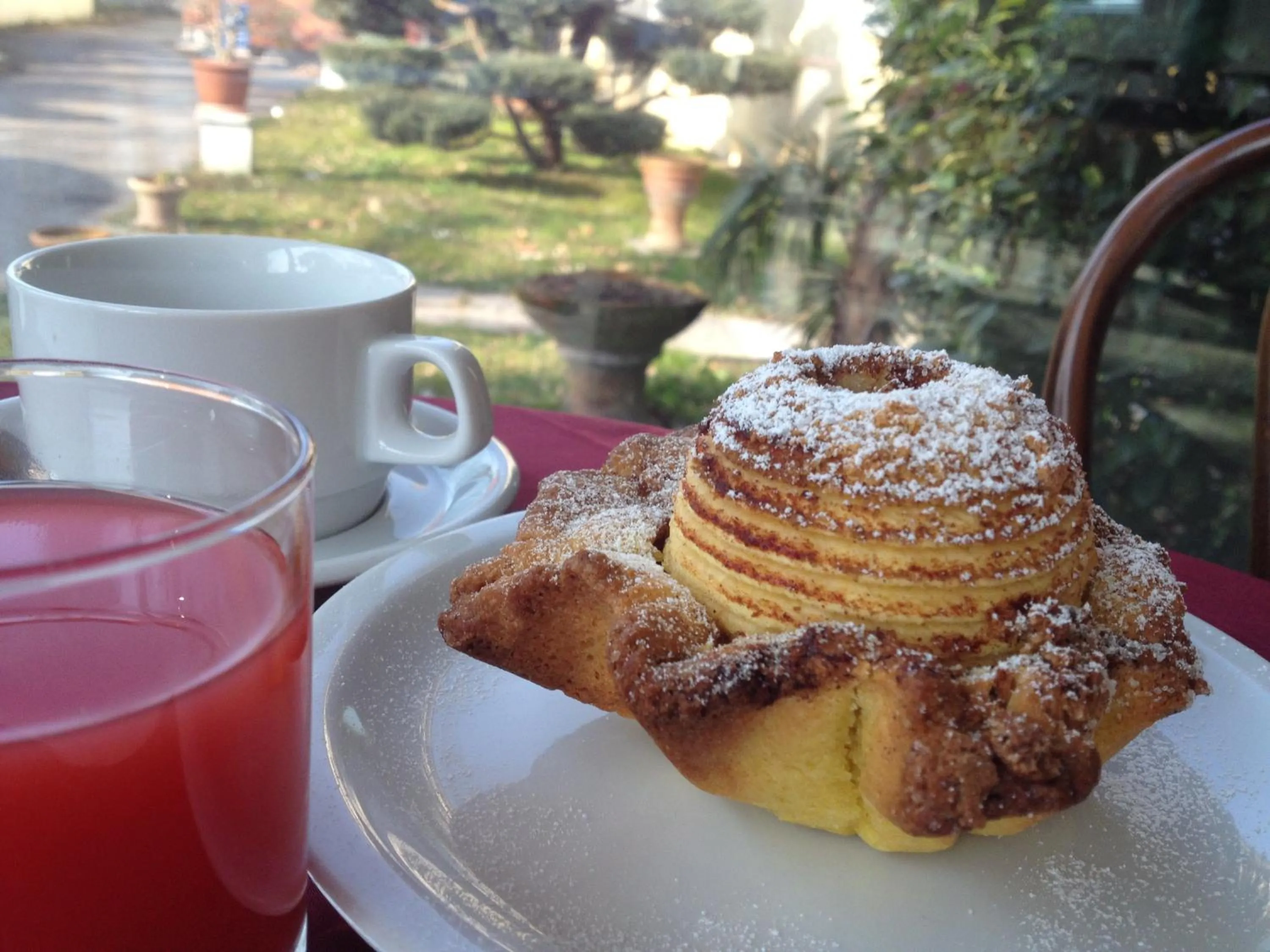 Food and drinks in Hotel Garibaldi