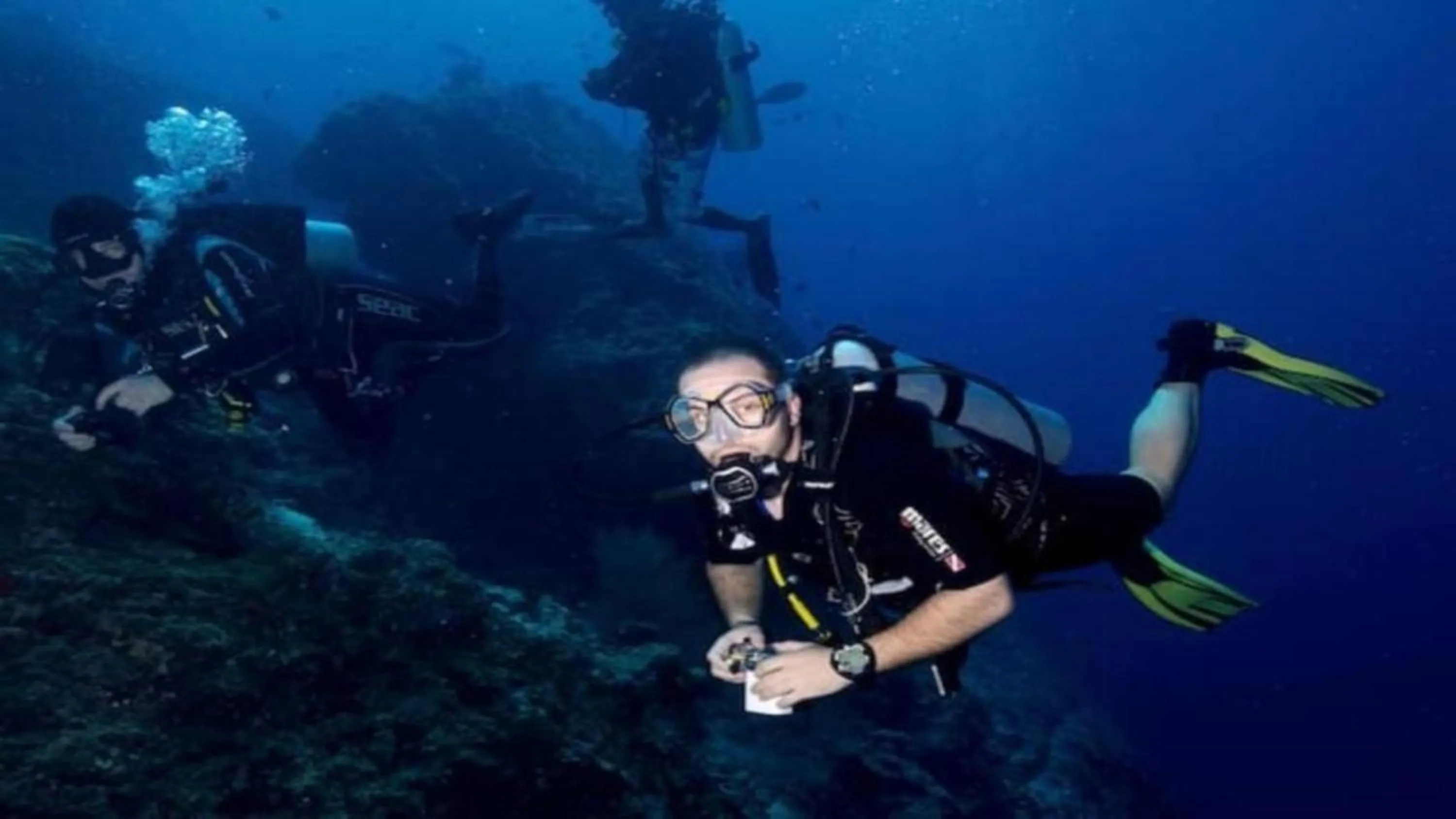 People in Batuta Maldives Fourson